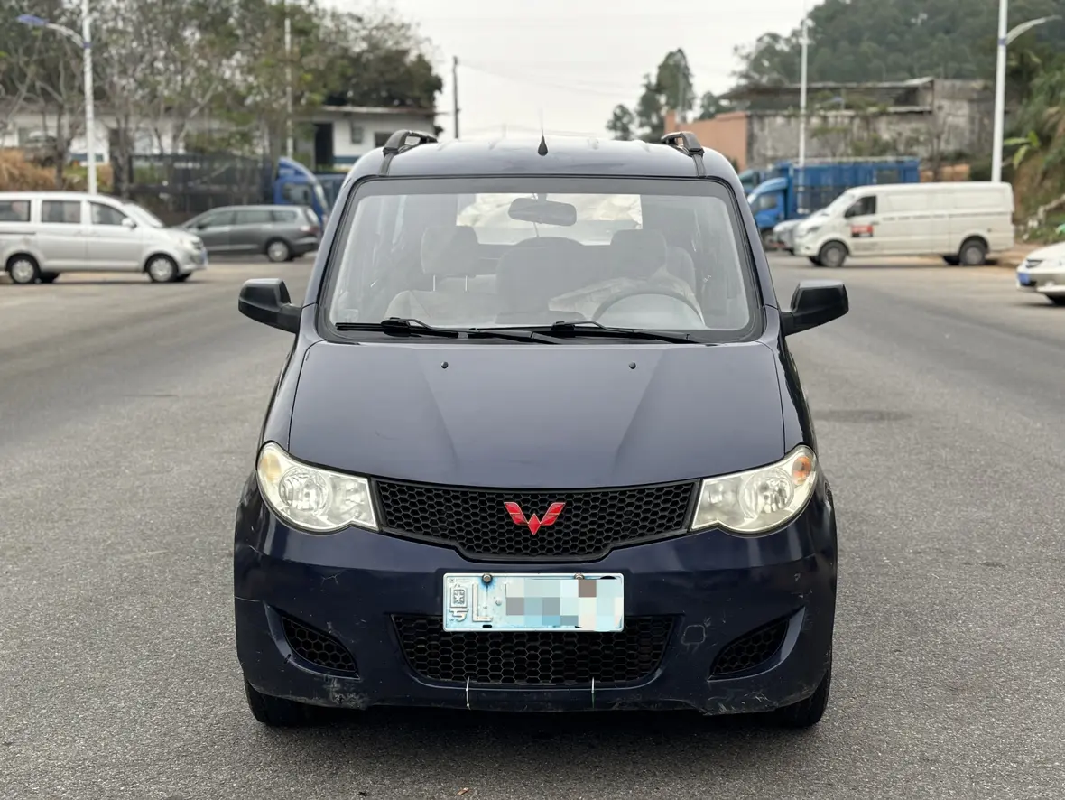 Wuling Hongguang  из Китая