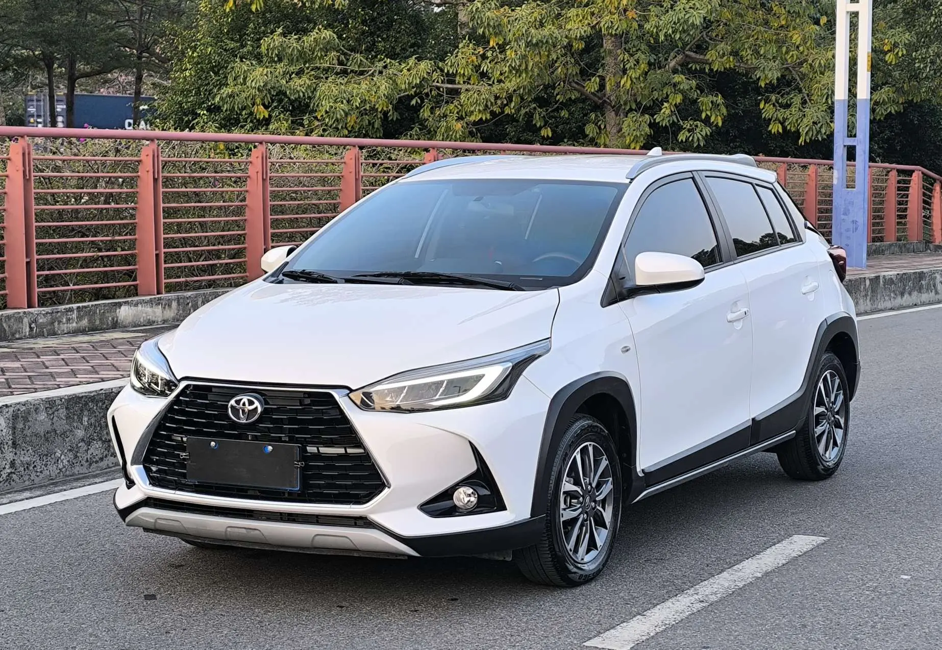 Toyota Yaris L  из Китая