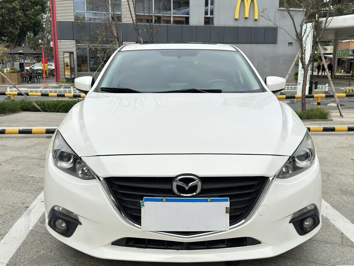 Mazda Axela (Mazda3)  из Китая