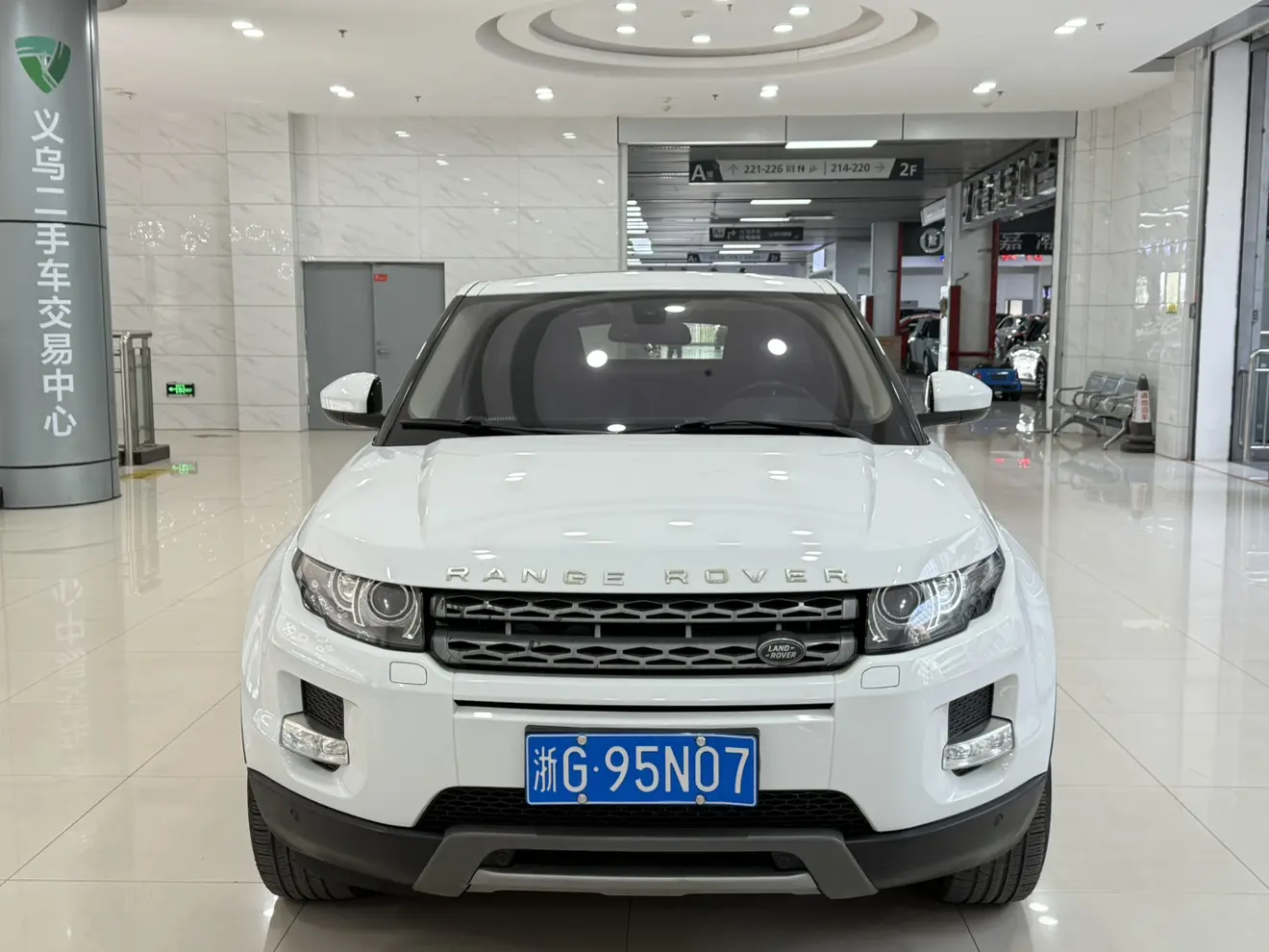 Land Rover Range Rover Evoque  из Китая