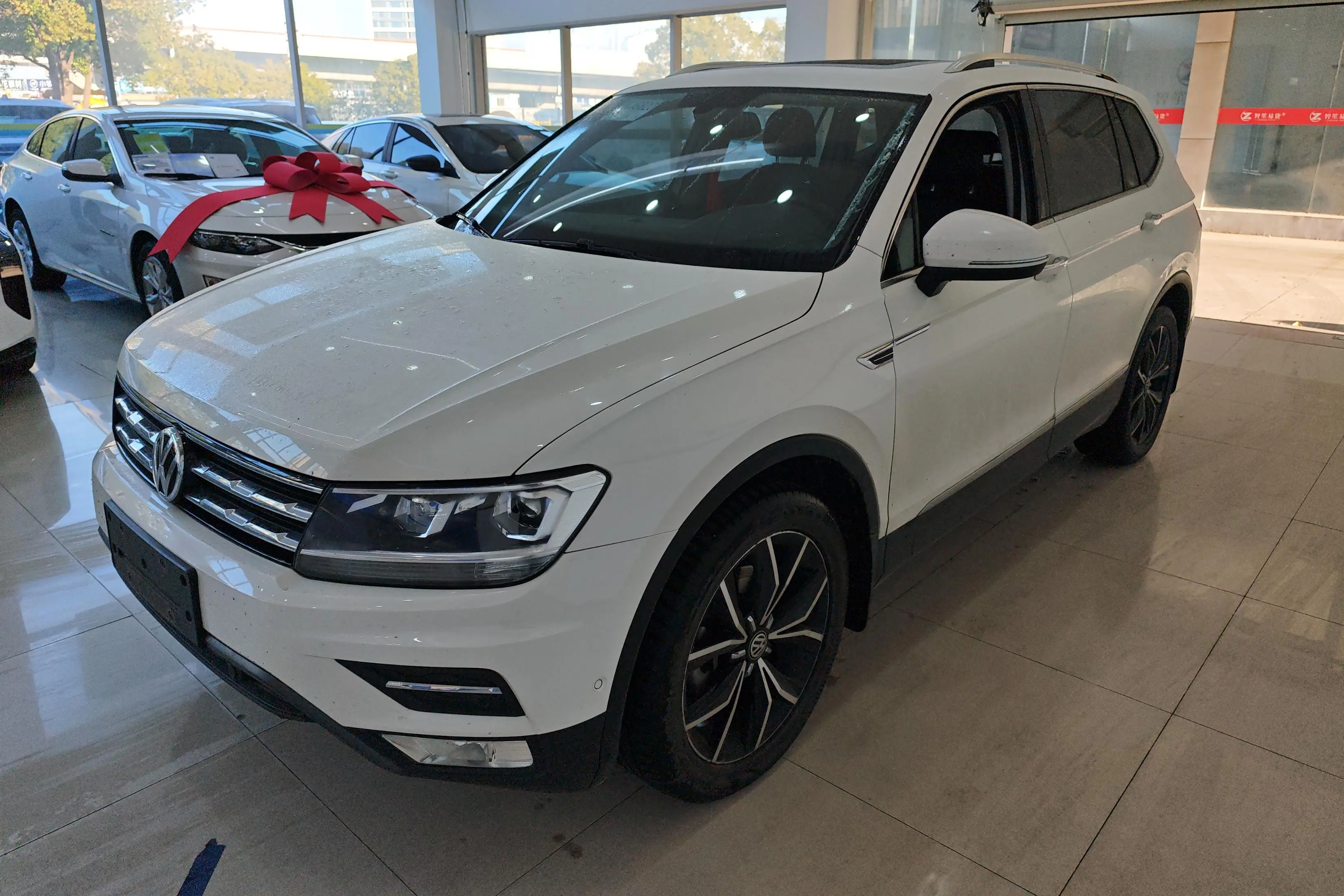 Volkswagen Tiguan L  из Китая