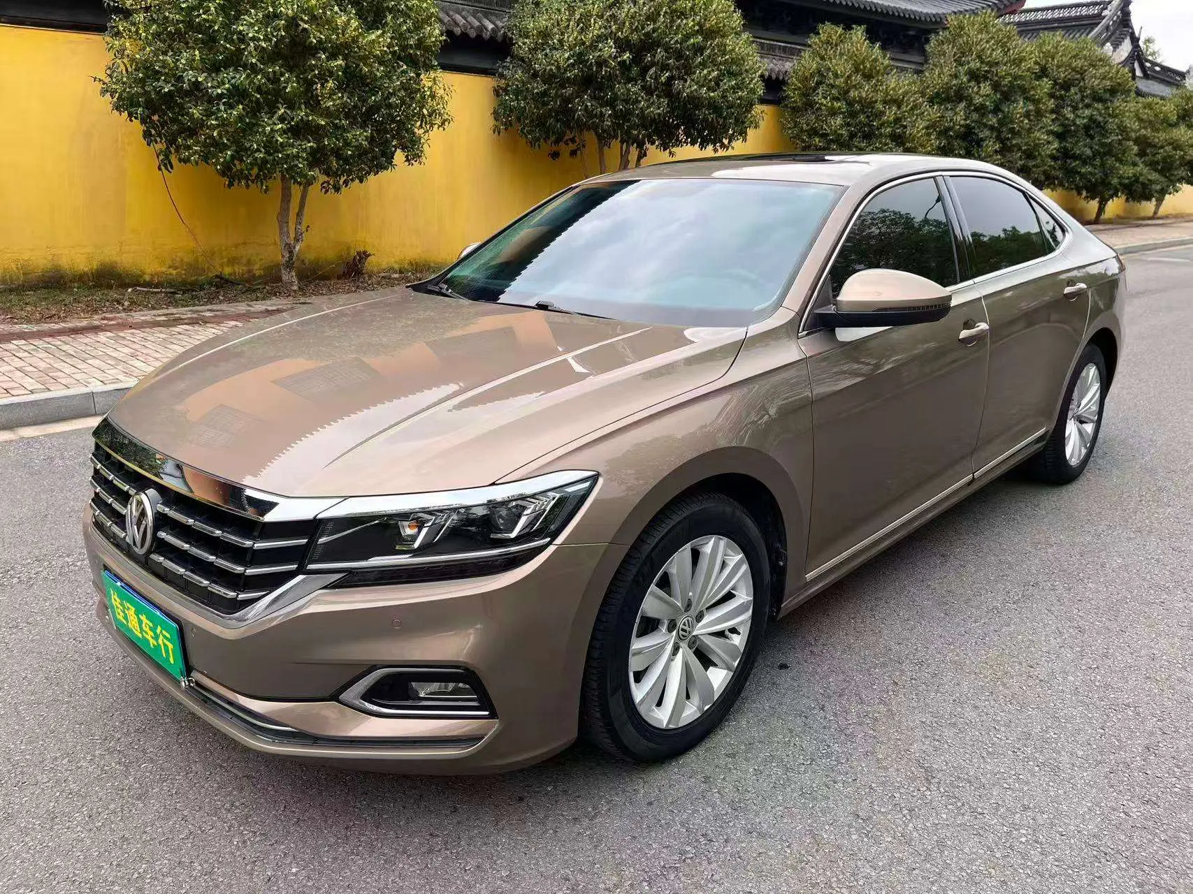 Volkswagen Passat  из Китая