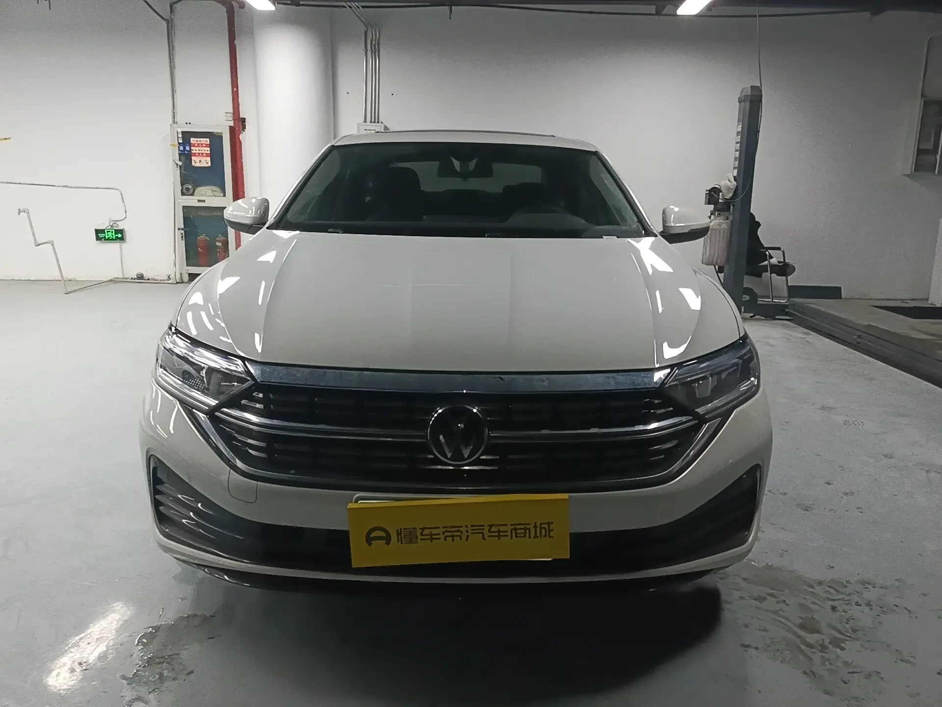 Volkswagen Sagitar  из Китая