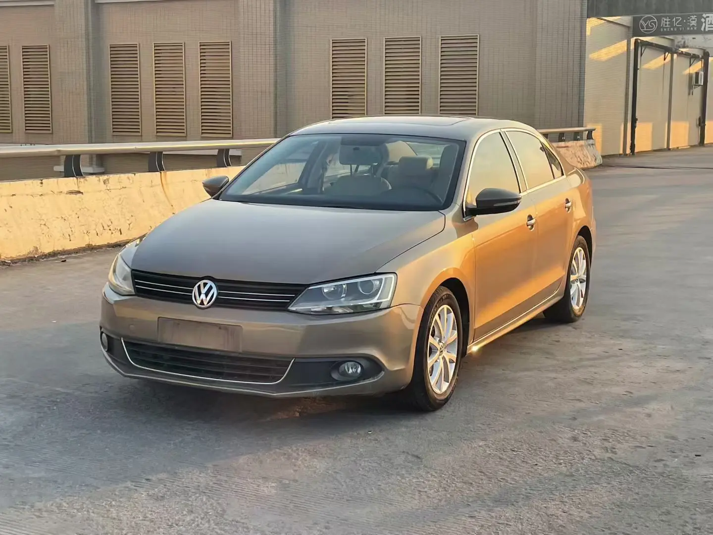 Volkswagen Sagitar  из Китая