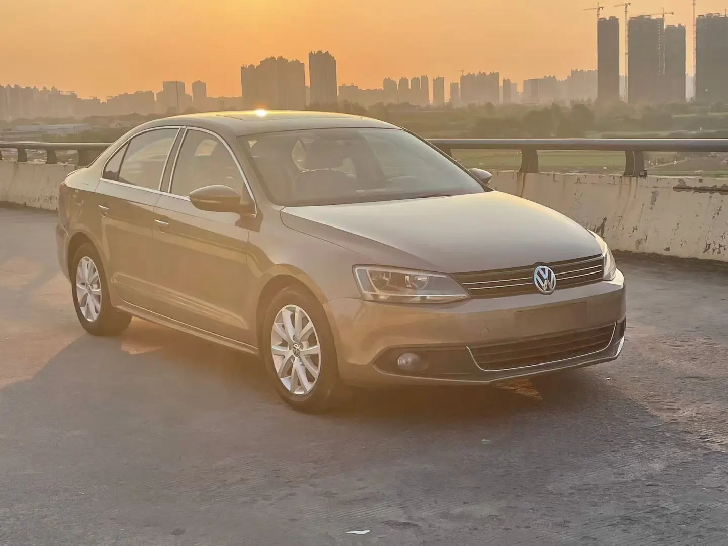 Volkswagen Sagitar  из Китая