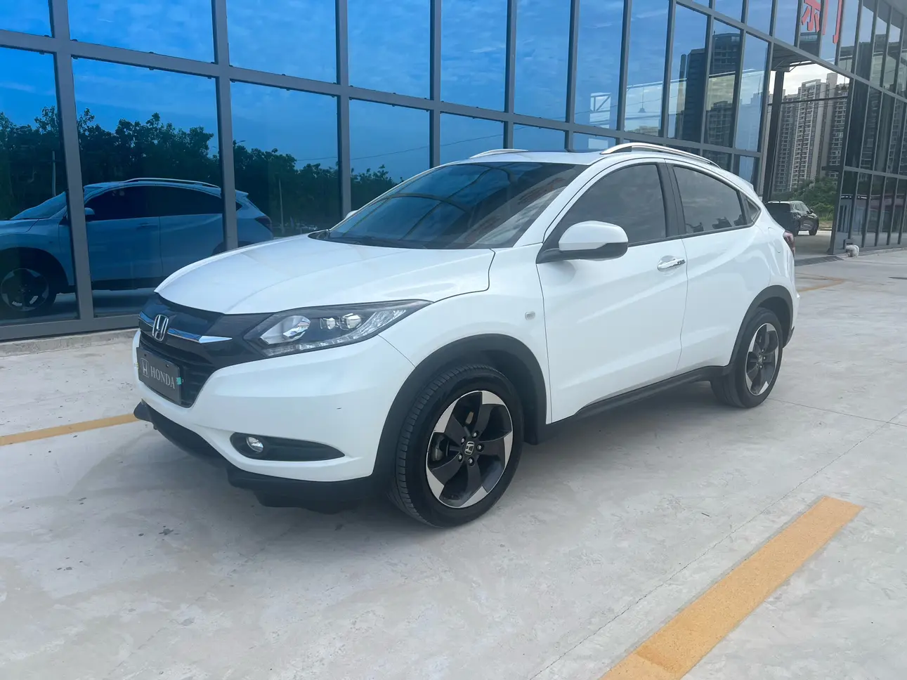 Honda Vezel (Binzhi)  из Китая