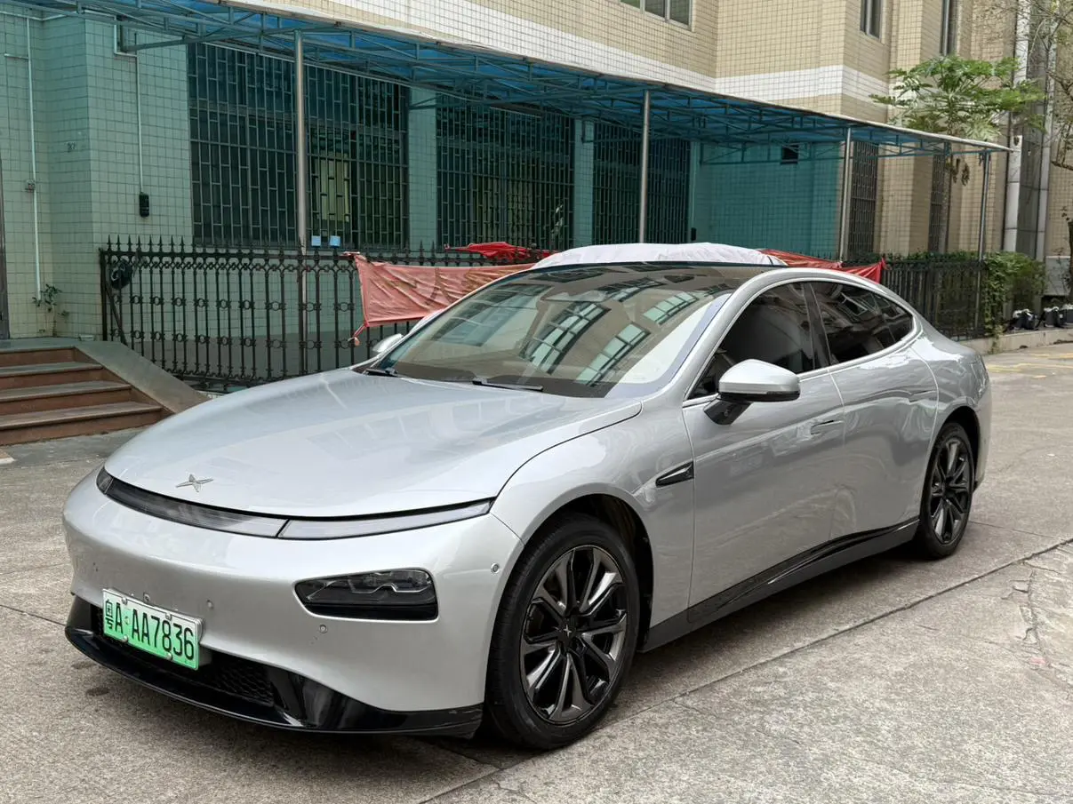 Xpeng P7  из Китая