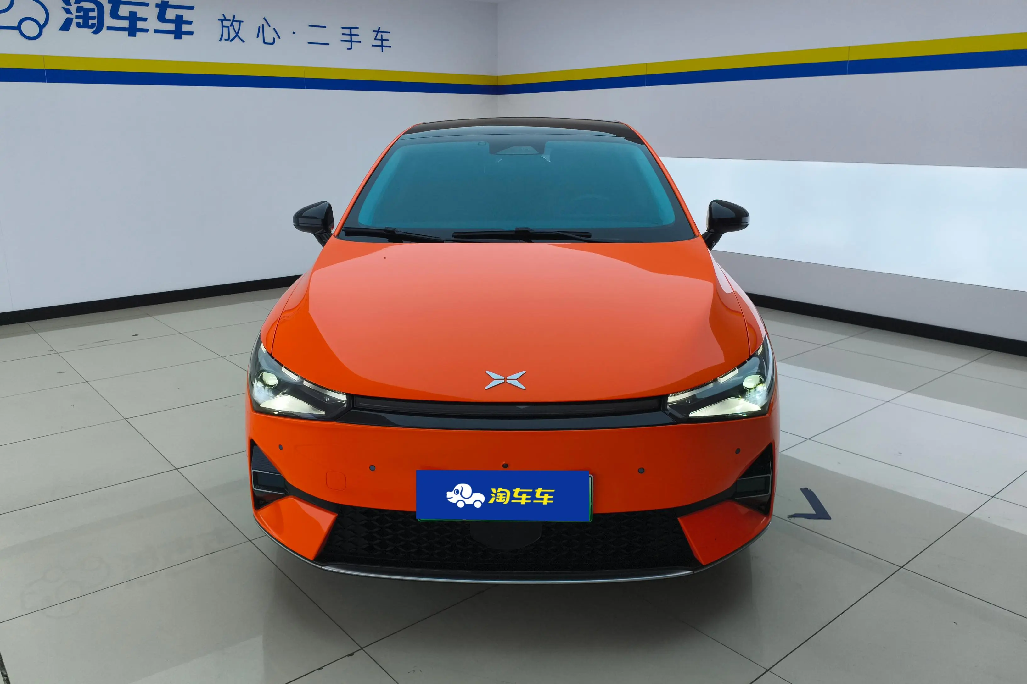 Xpeng P5  из Китая