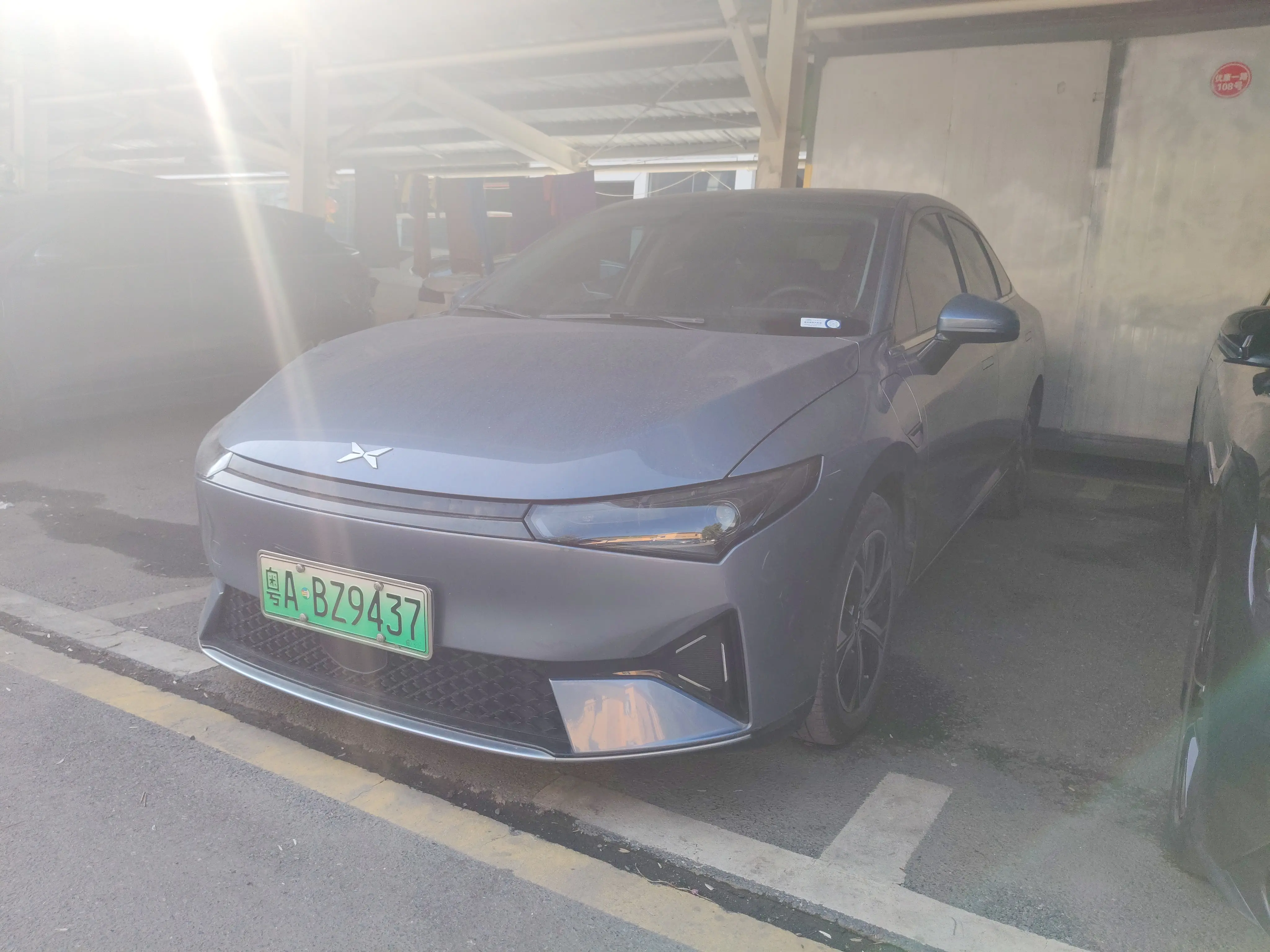 Xpeng P5  из Китая