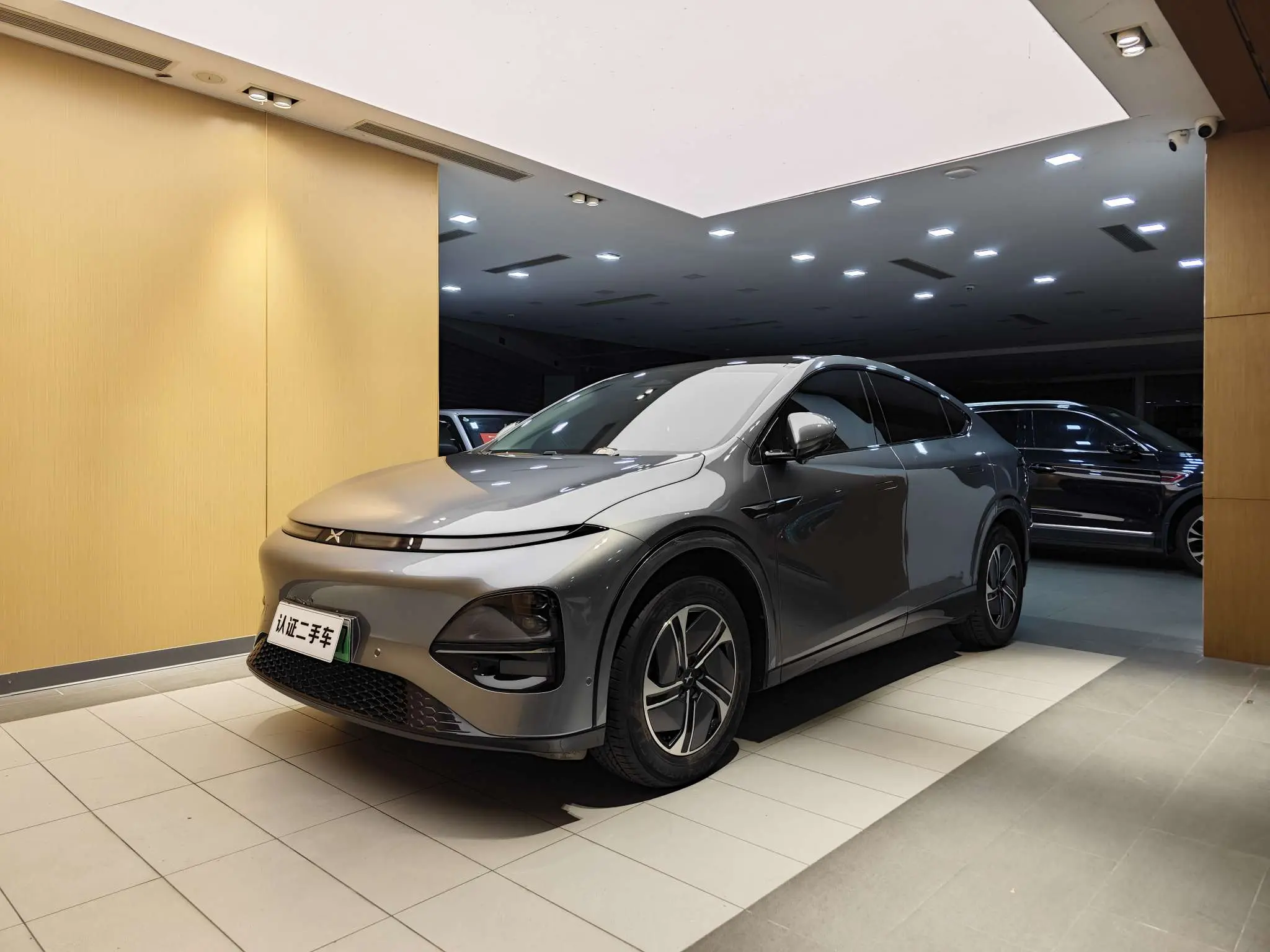 Xpeng G6  из Китая