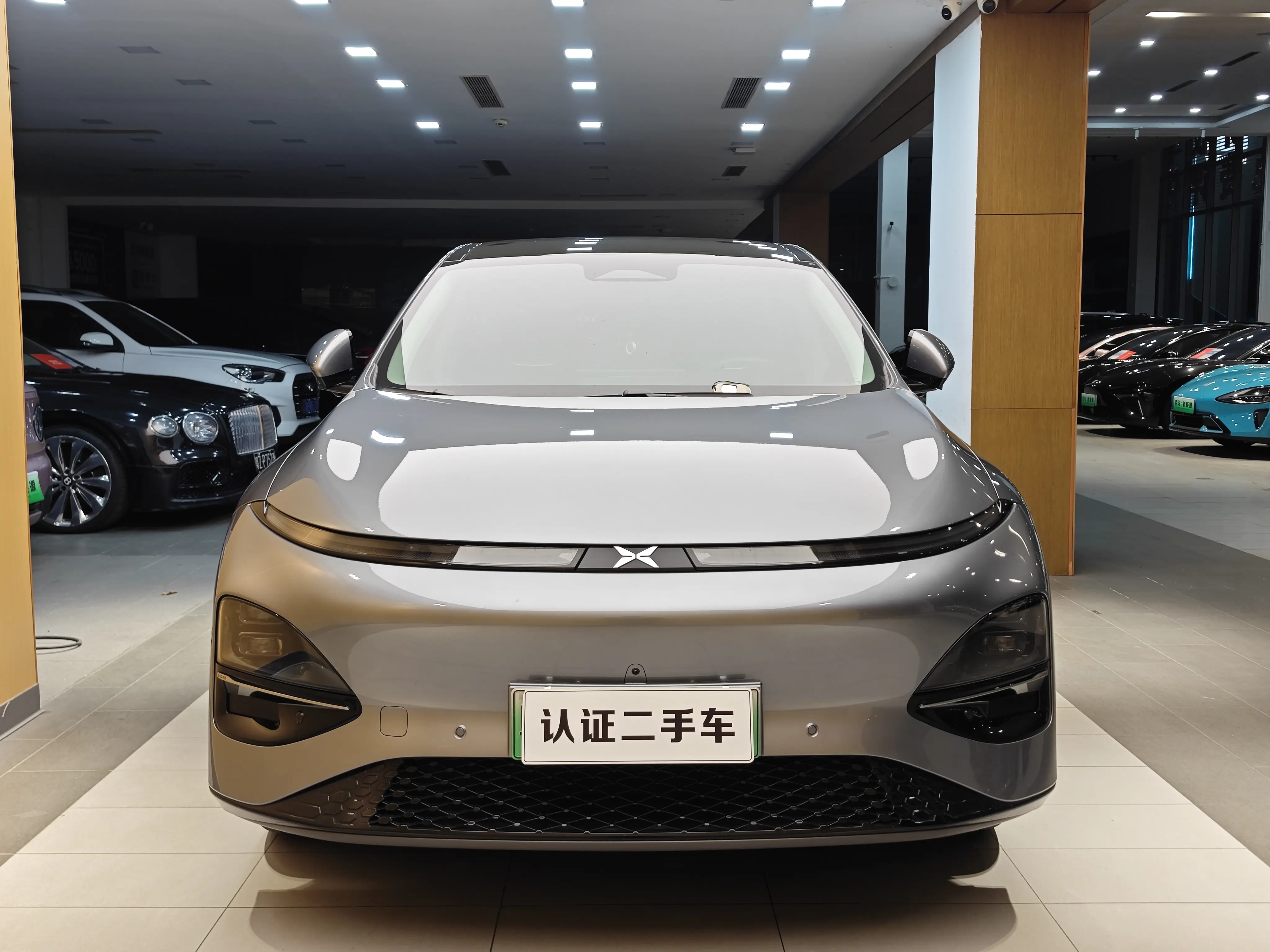 Xpeng G6  из Китая