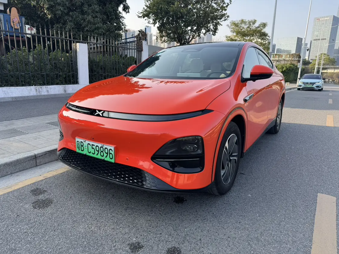 Xpeng G6  из Китая