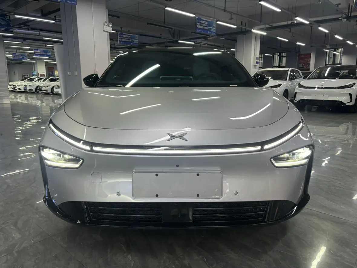 Xpeng P7+  из Китая