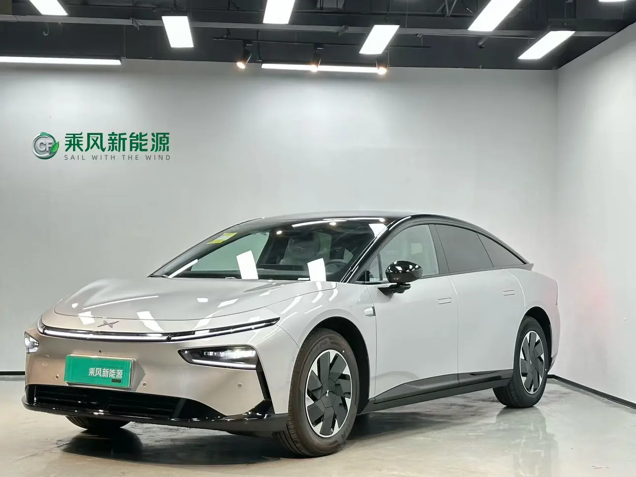 Xpeng P7+  из Китая