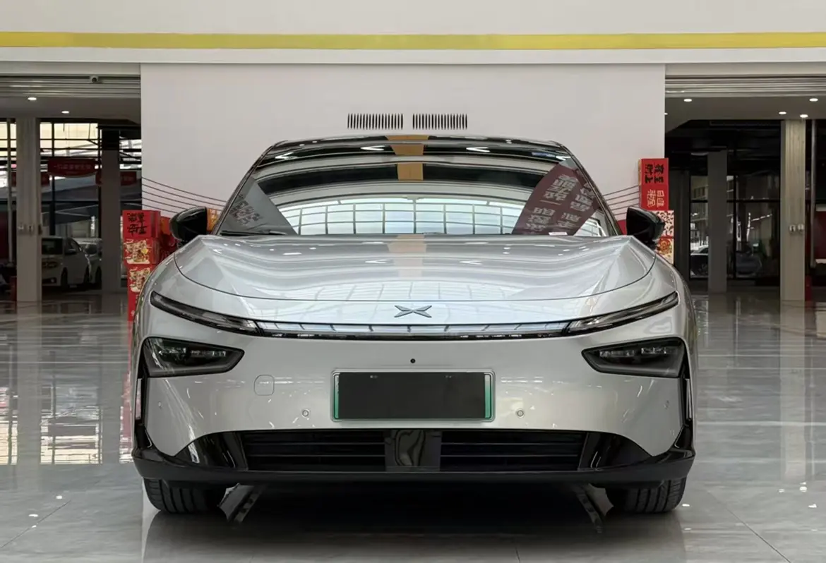 Xpeng P7+  из Китая