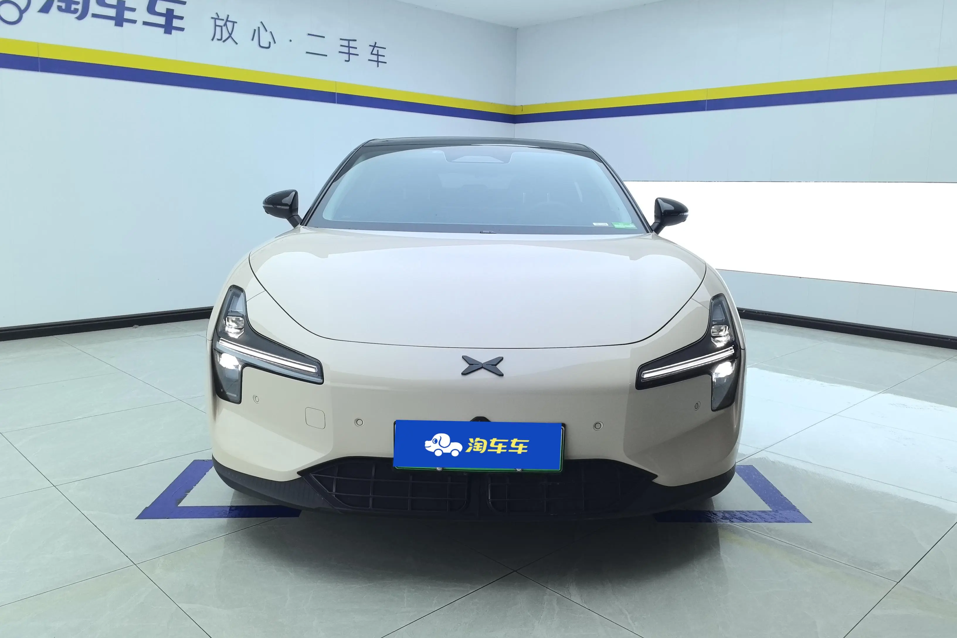 Xpeng Xiaopeng MONA M03  из Китая