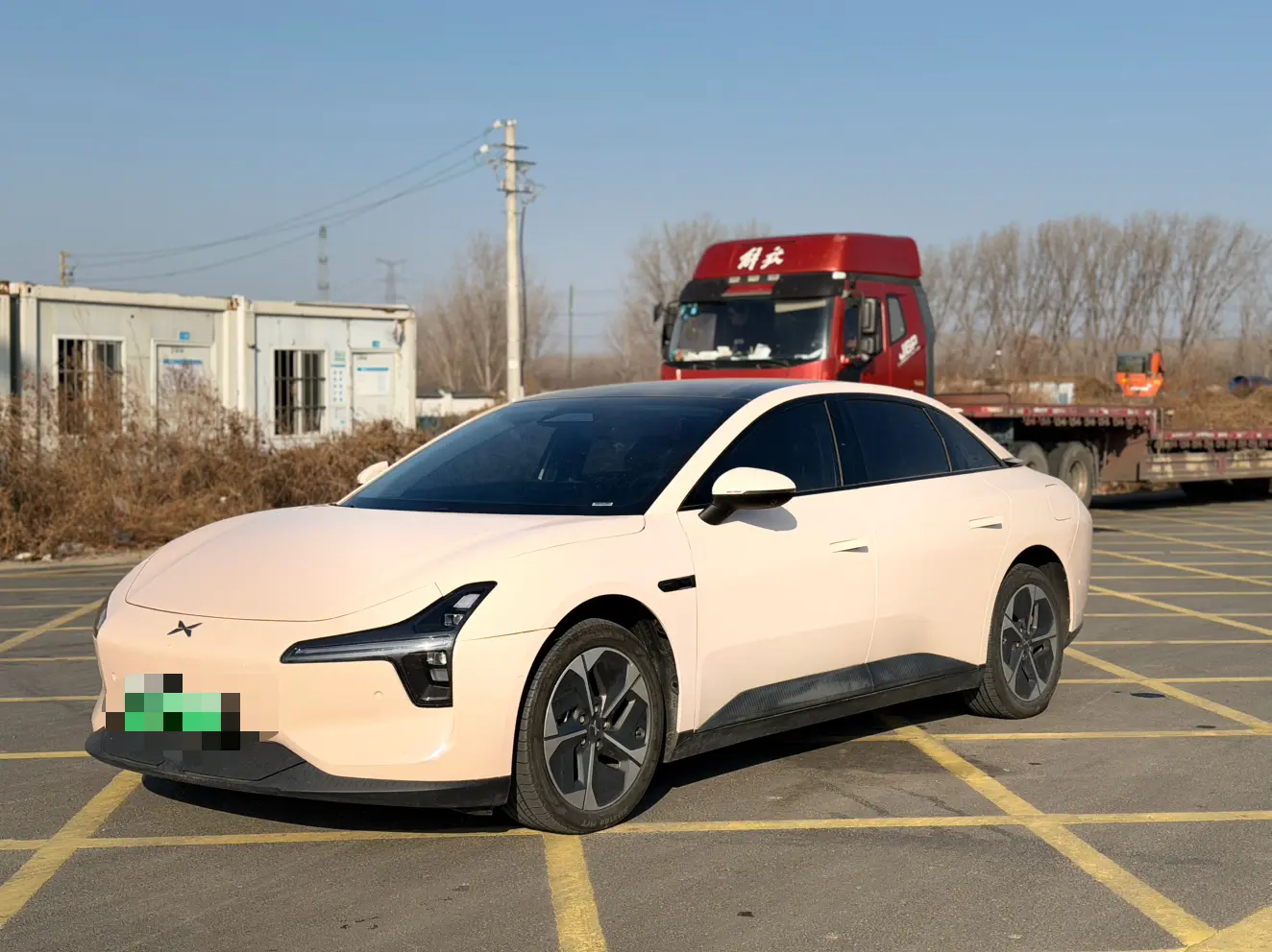 Xpeng Xiaopeng MONA M03  из Китая