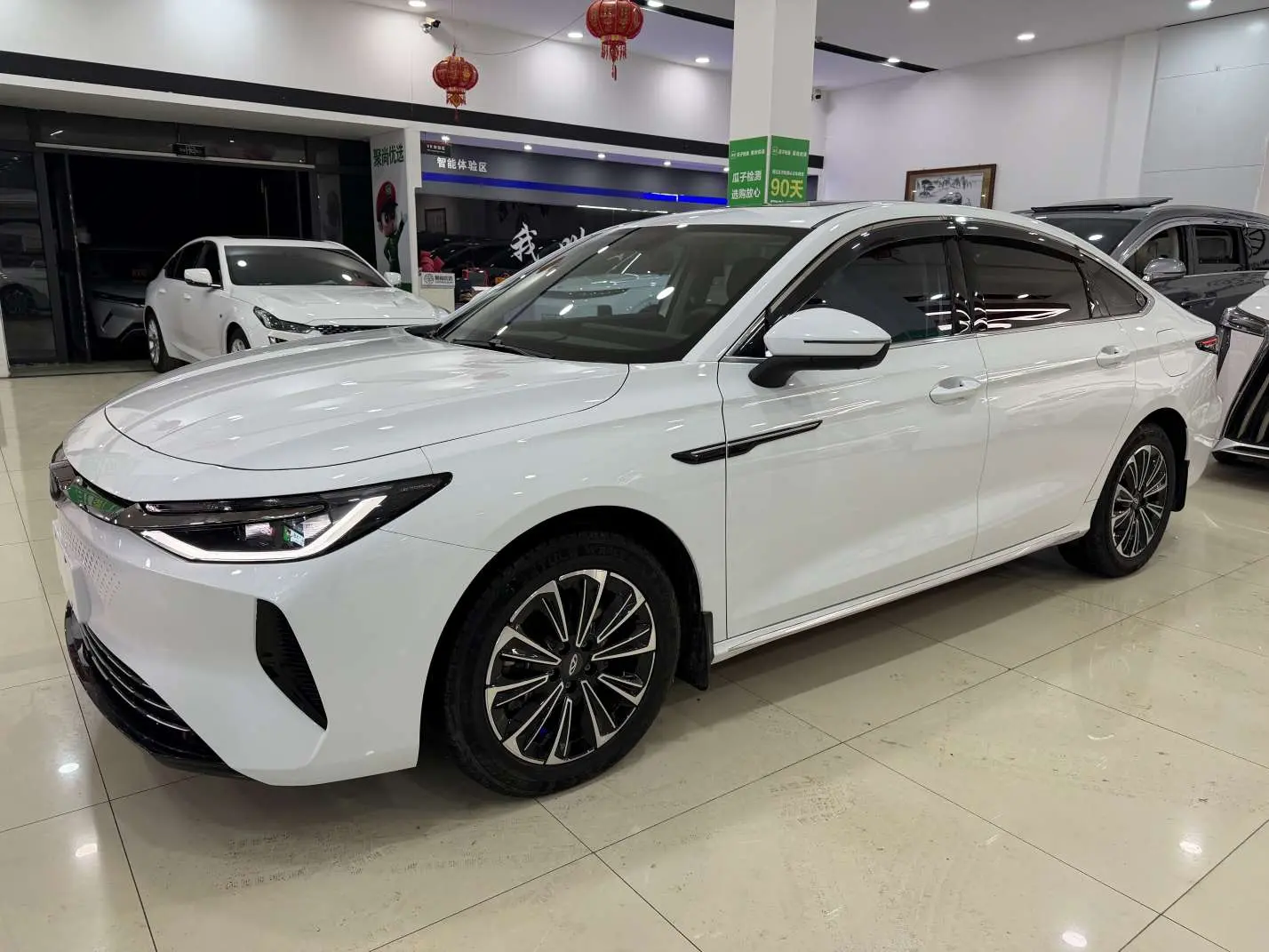 Chery Fengyun A8  из Китая