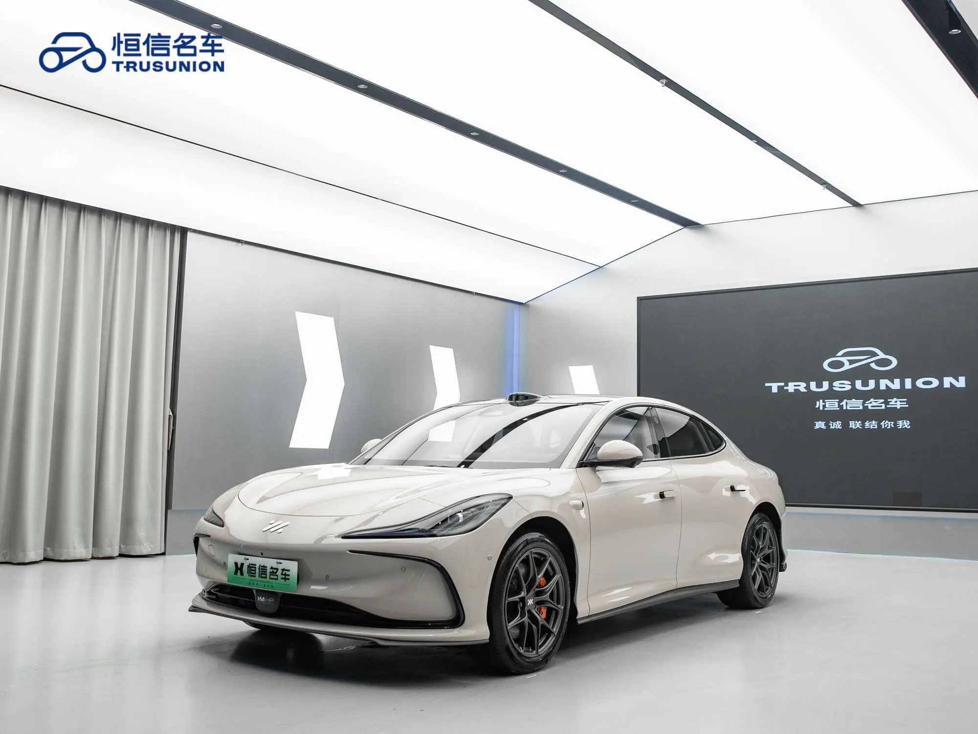 Zhiji L6  из Китая