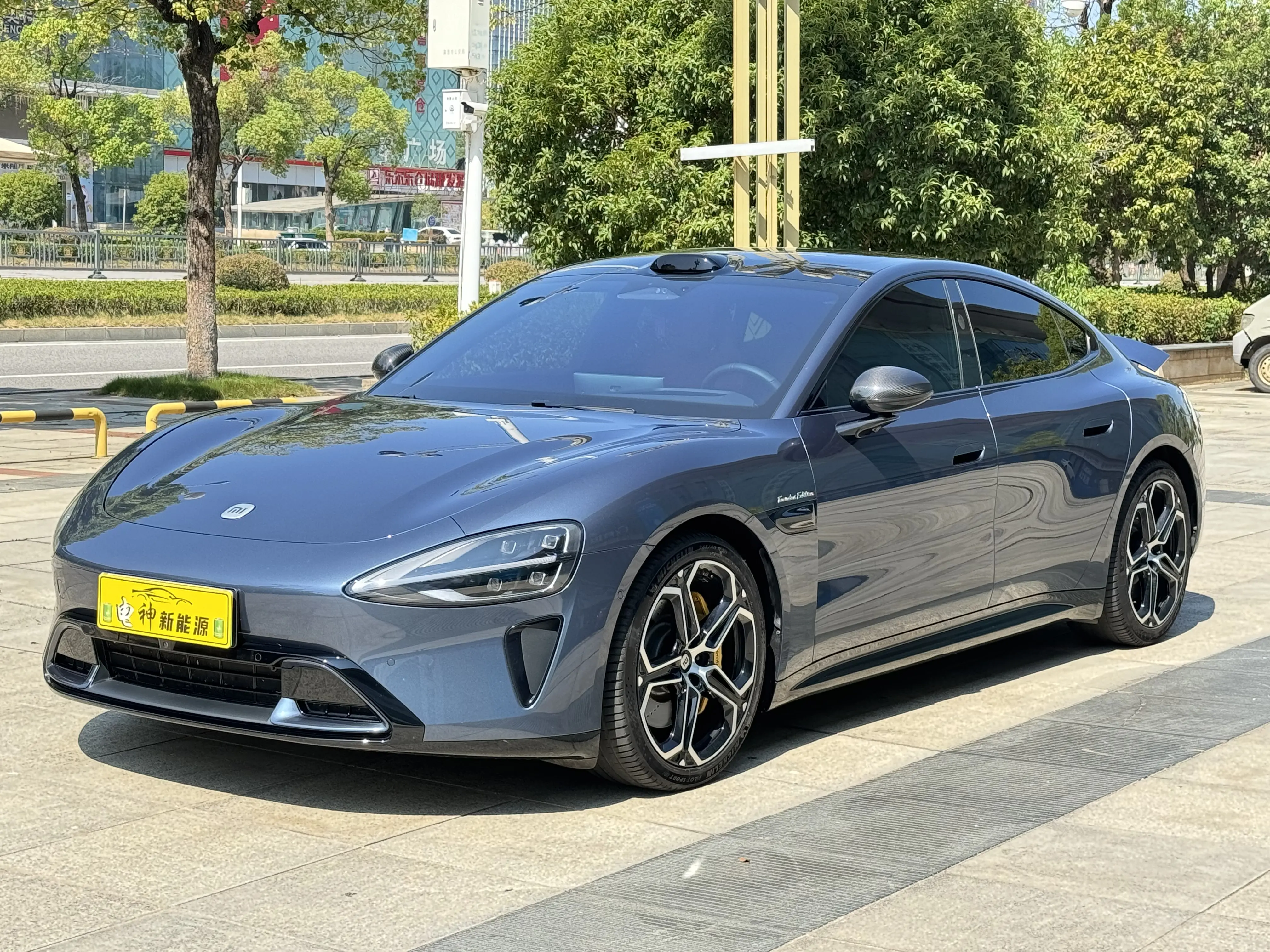 Xiaomi car Xiaomi SU7  из Китая