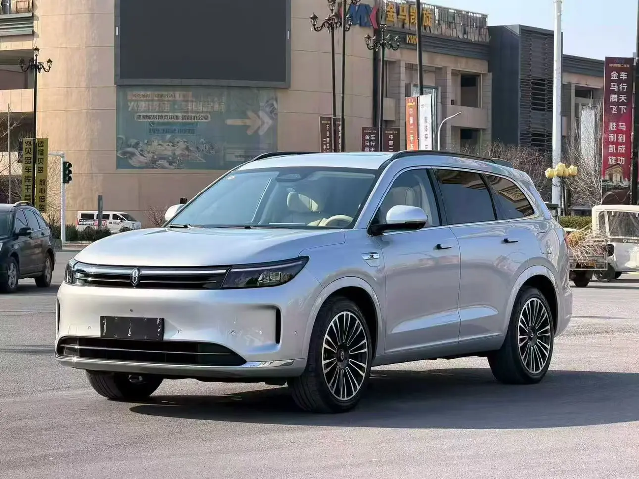 AITO M7 (Wenjie M7)  из Китая