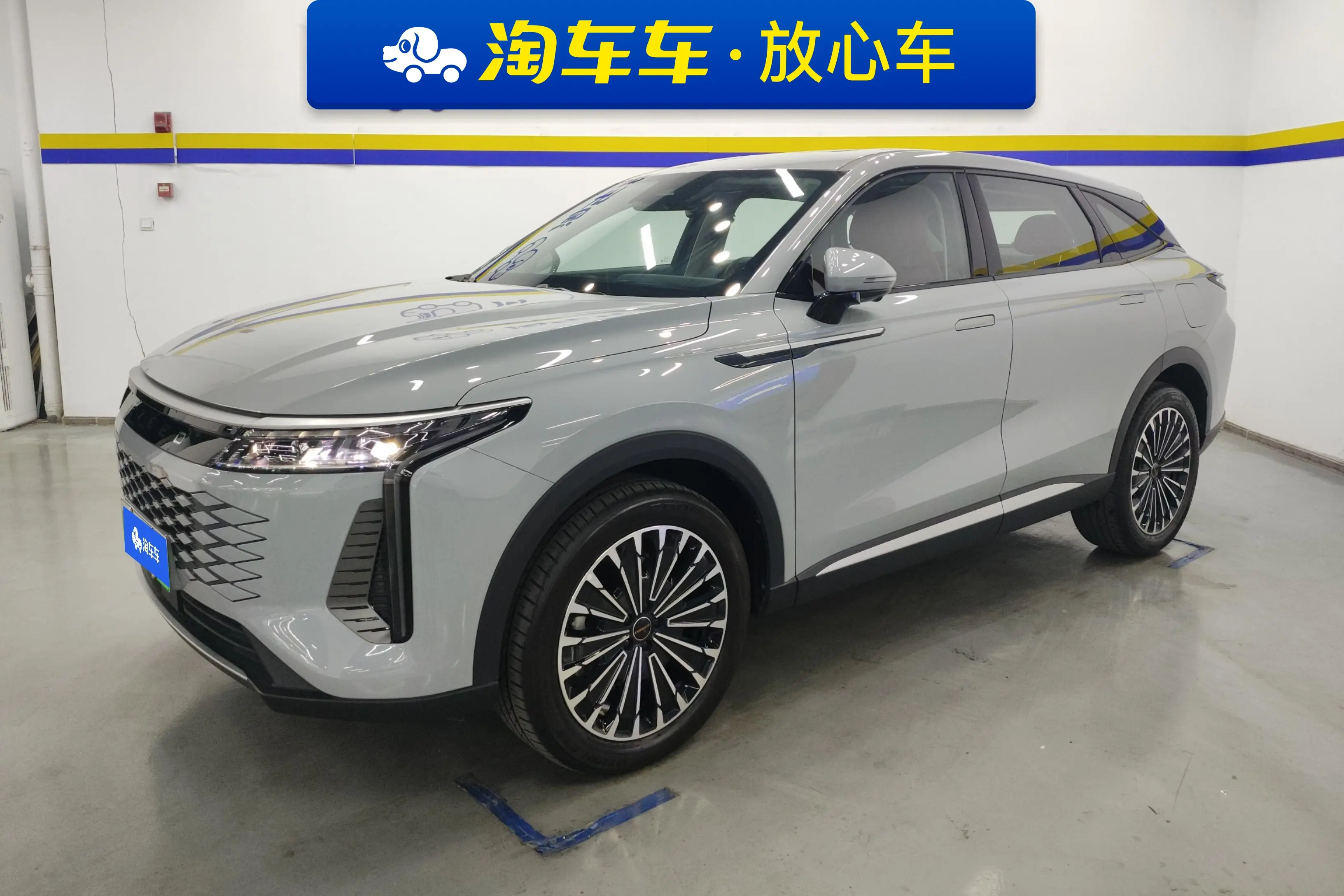 Exeed Xingtu Yaoguang C-DM  из Китая