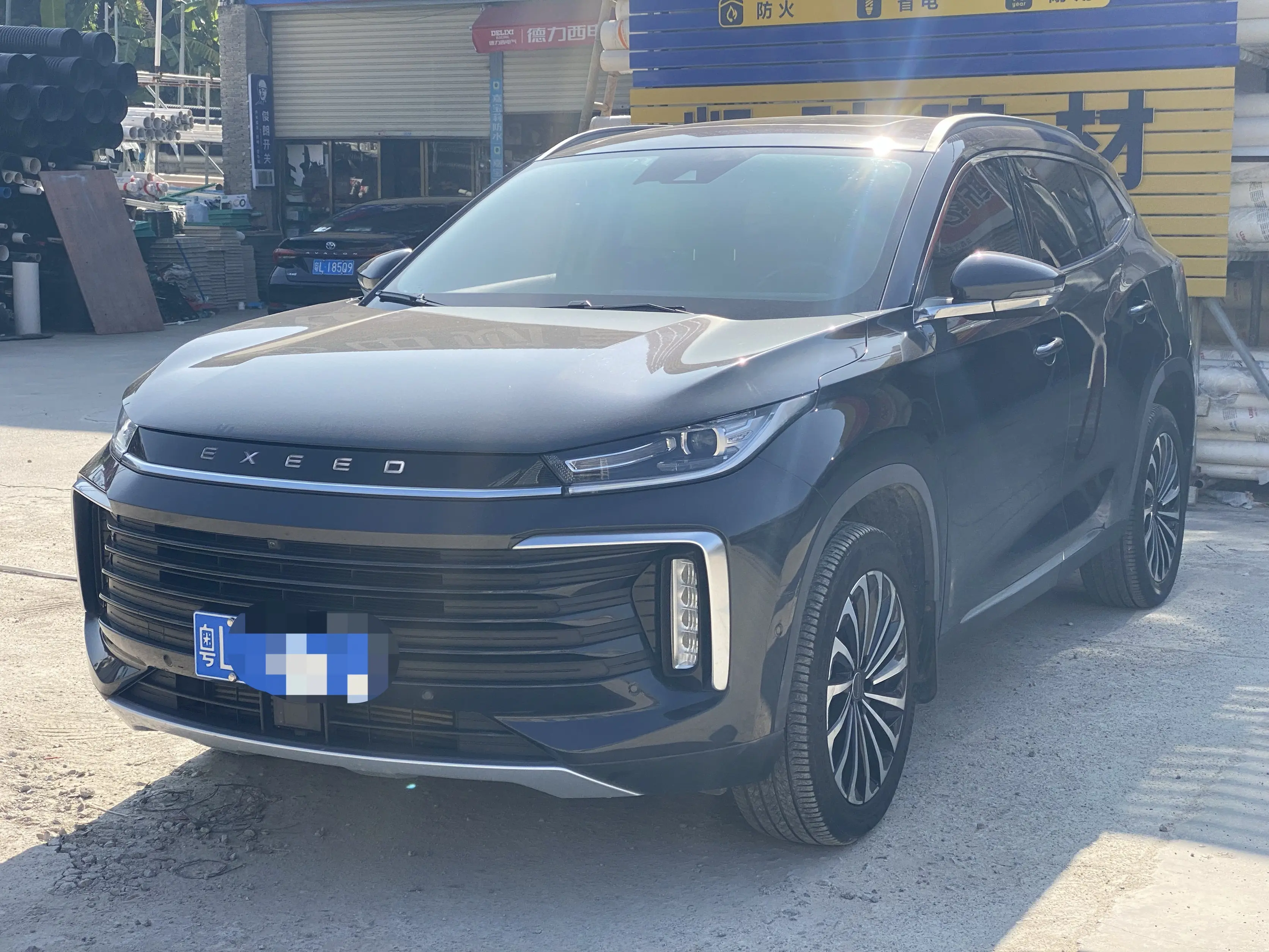 Exeed TXL (Stars in the clouds)  из Китая