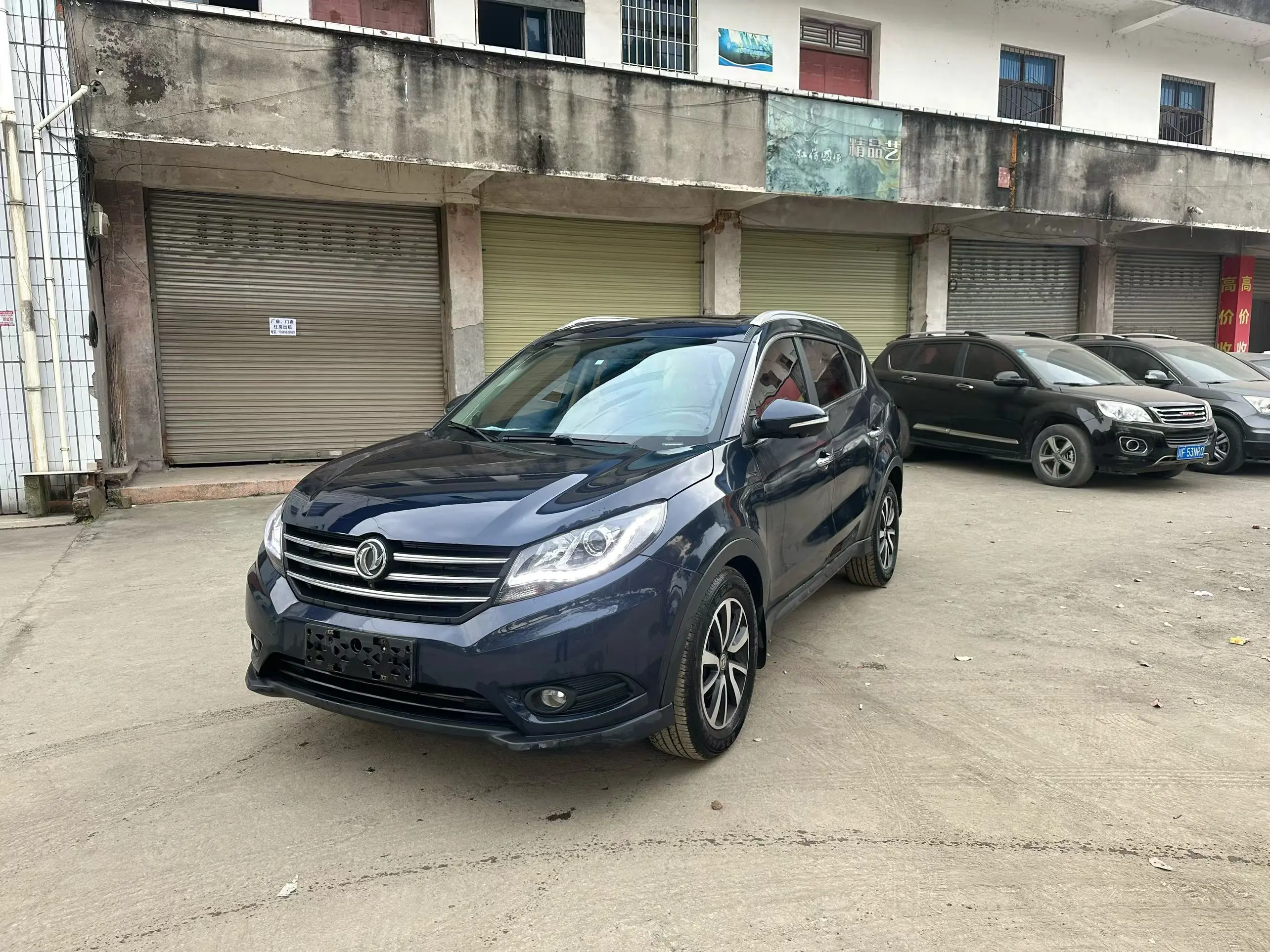 Dongfeng Fengon 580  из Китая