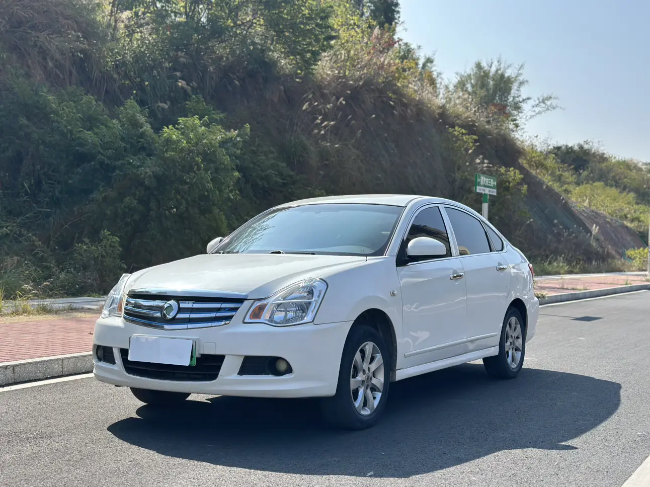 Dongfeng Junfeng E11K  из Китая