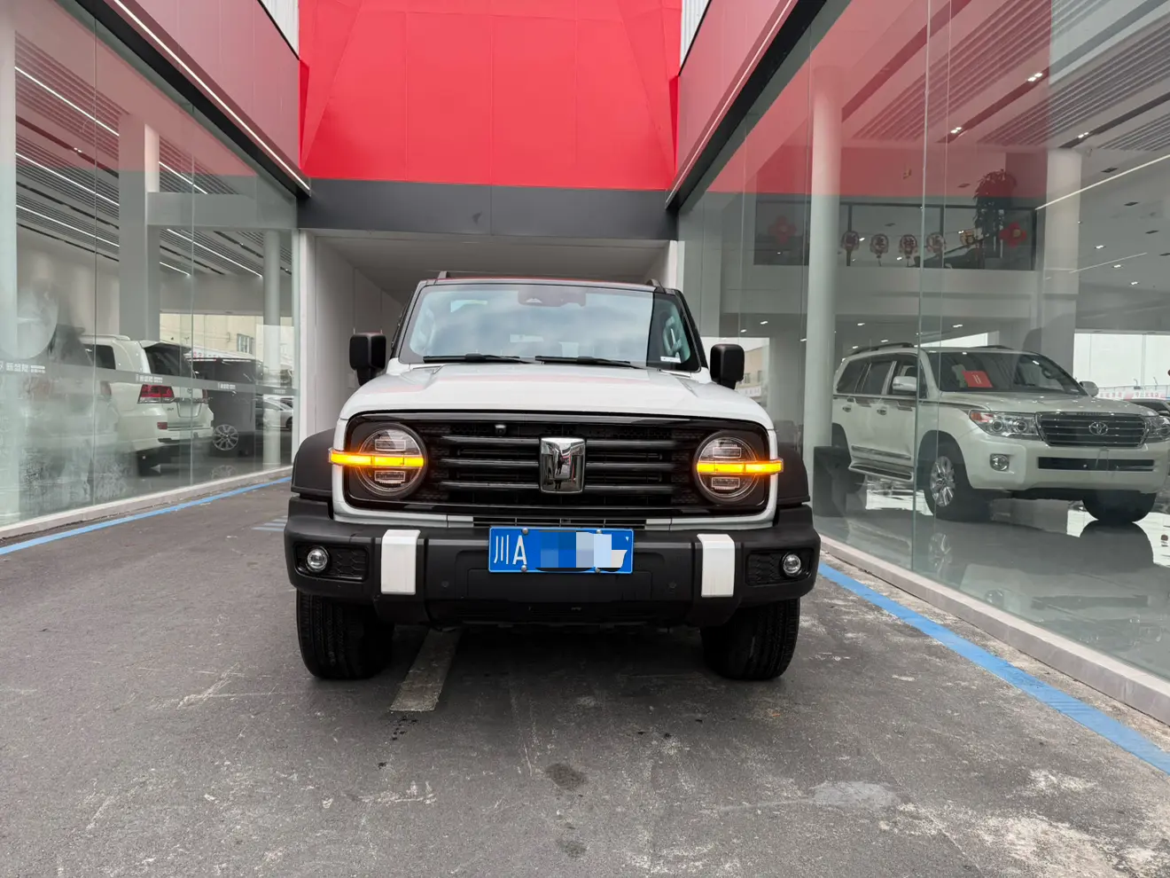 Tank 300  из Китая