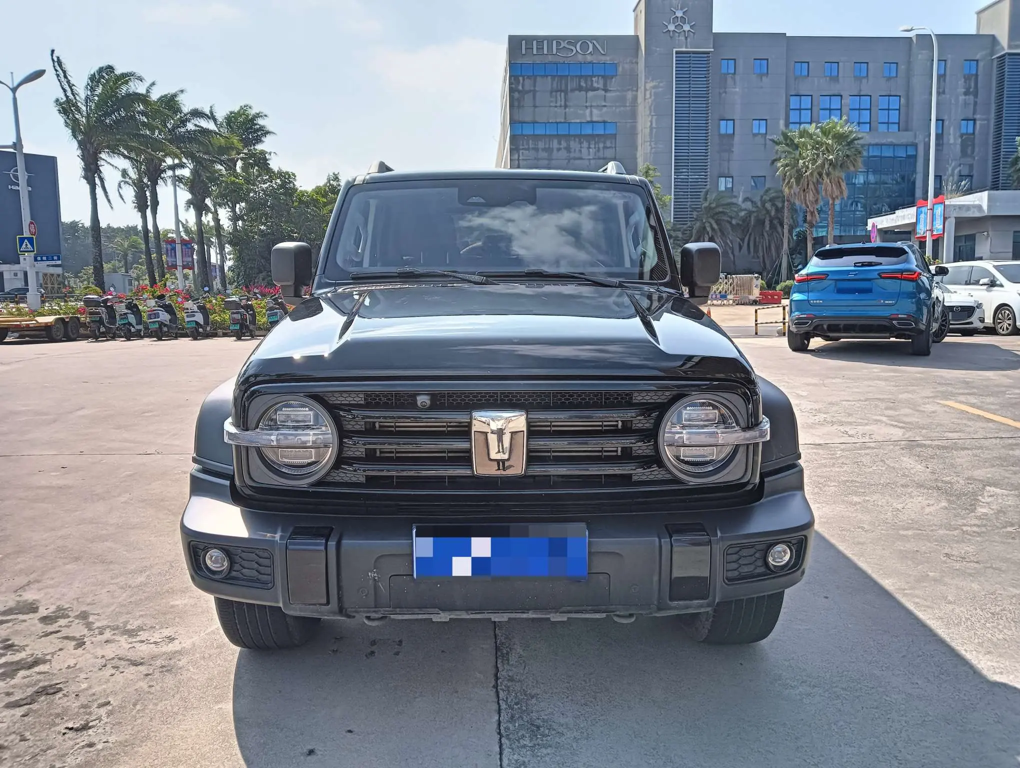 Tank 300  из Китая