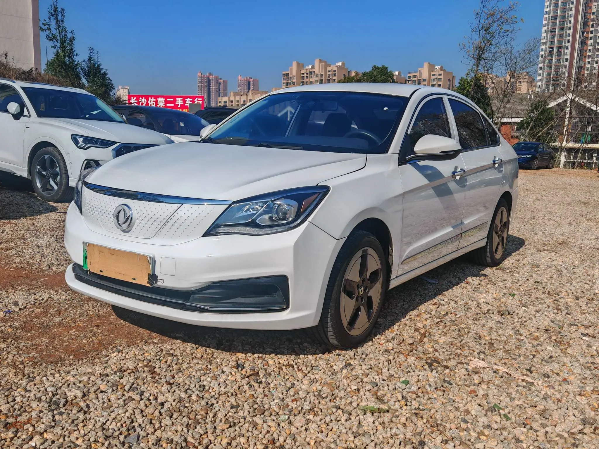 Dongfeng Fengshen E70  из Китая