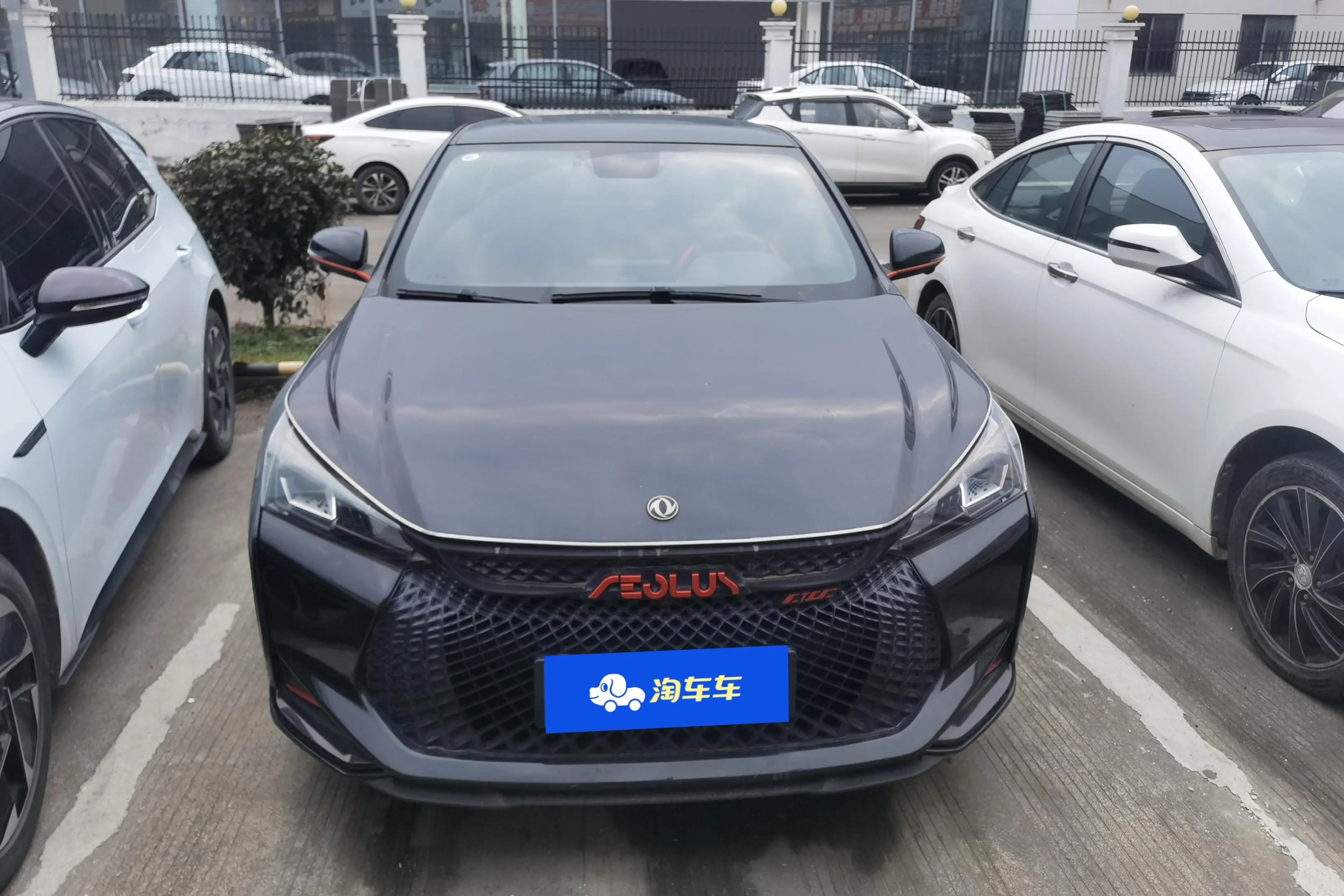 Dongfeng Yixuan  из Китая