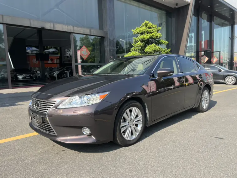 Lexus ES  из Китая