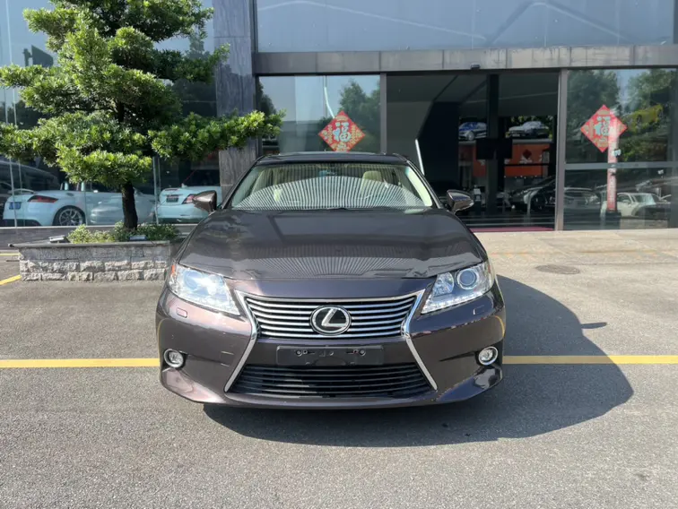 Lexus ES  из Китая