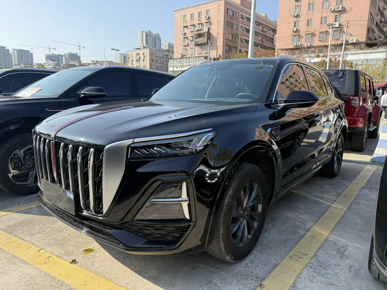 Hongqi HS5  из Китая