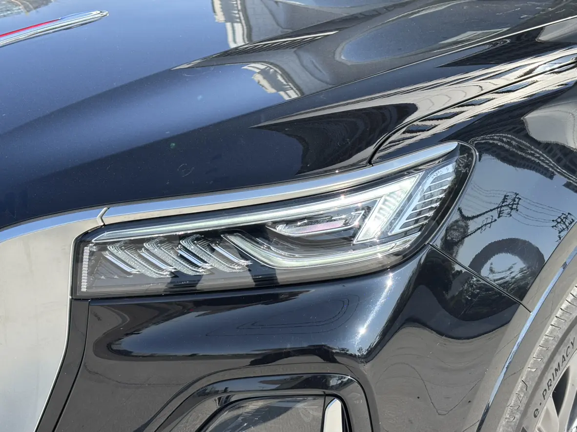 Hongqi HS5  из Китая