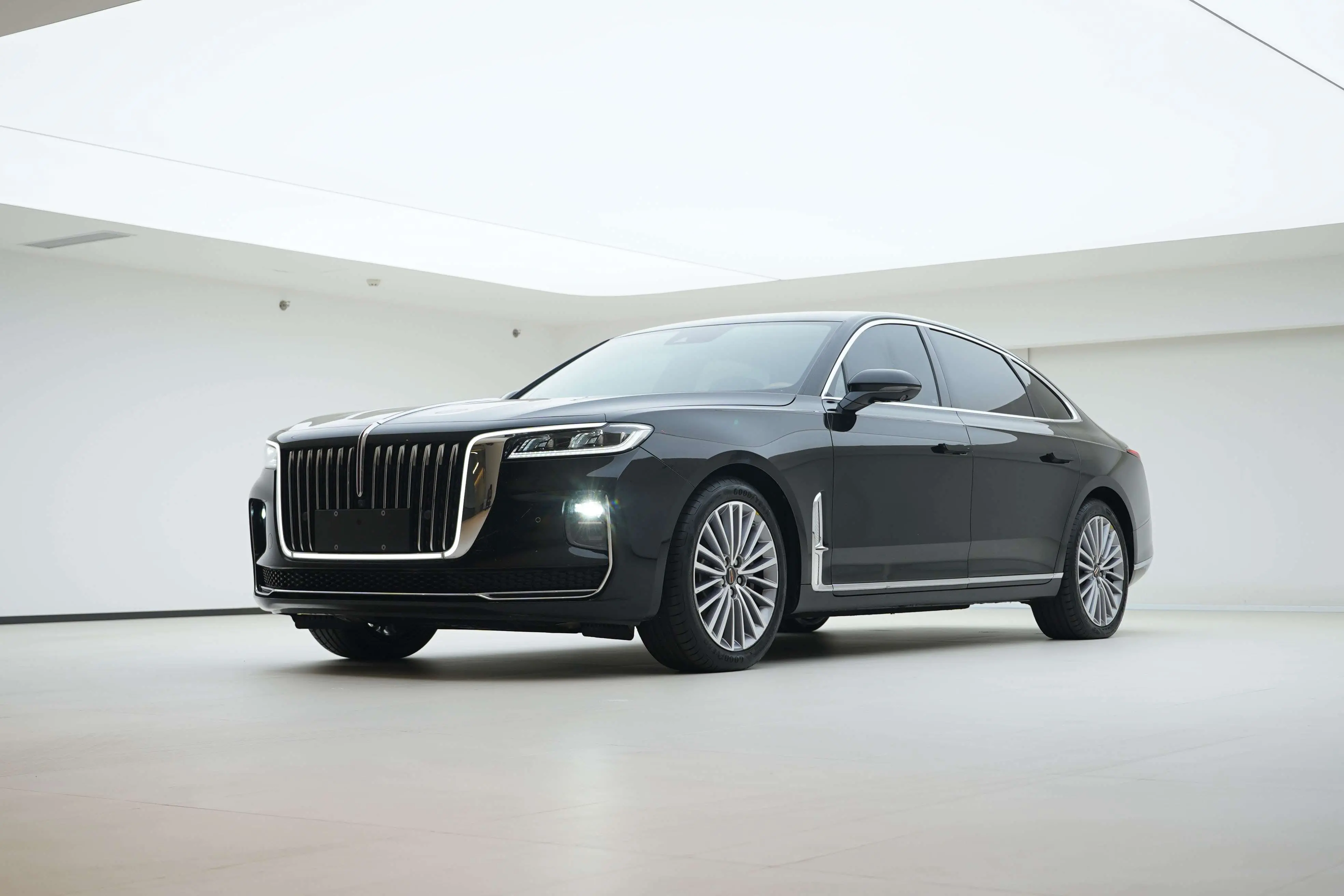 Hongqi H9  из Китая