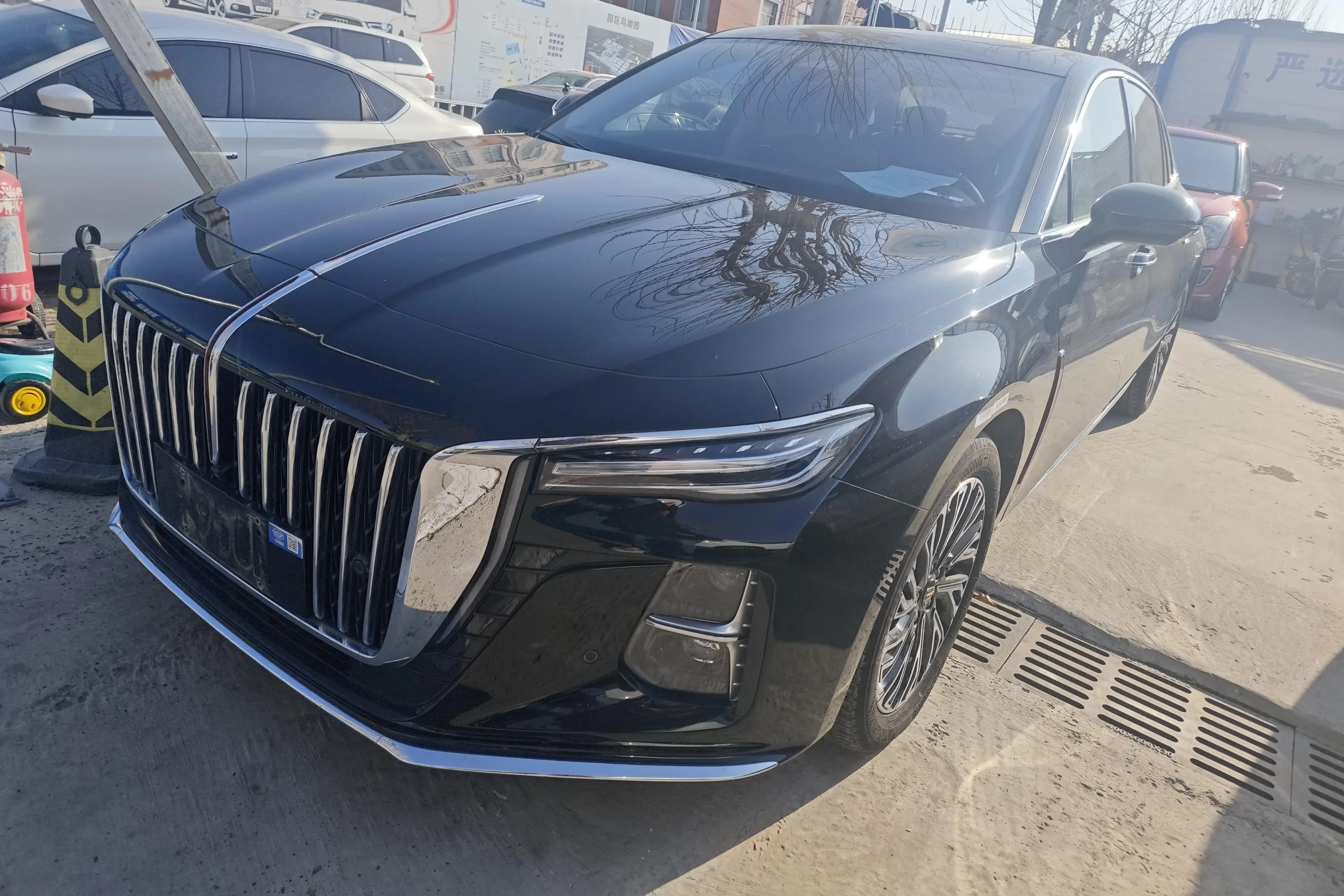 Hongqi H5  из Китая