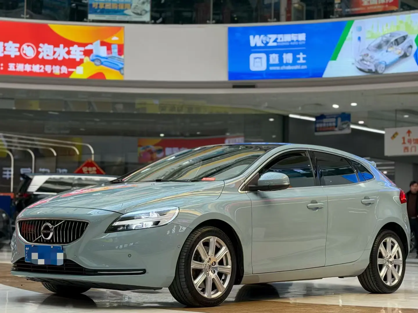 Volvo V40  из Китая