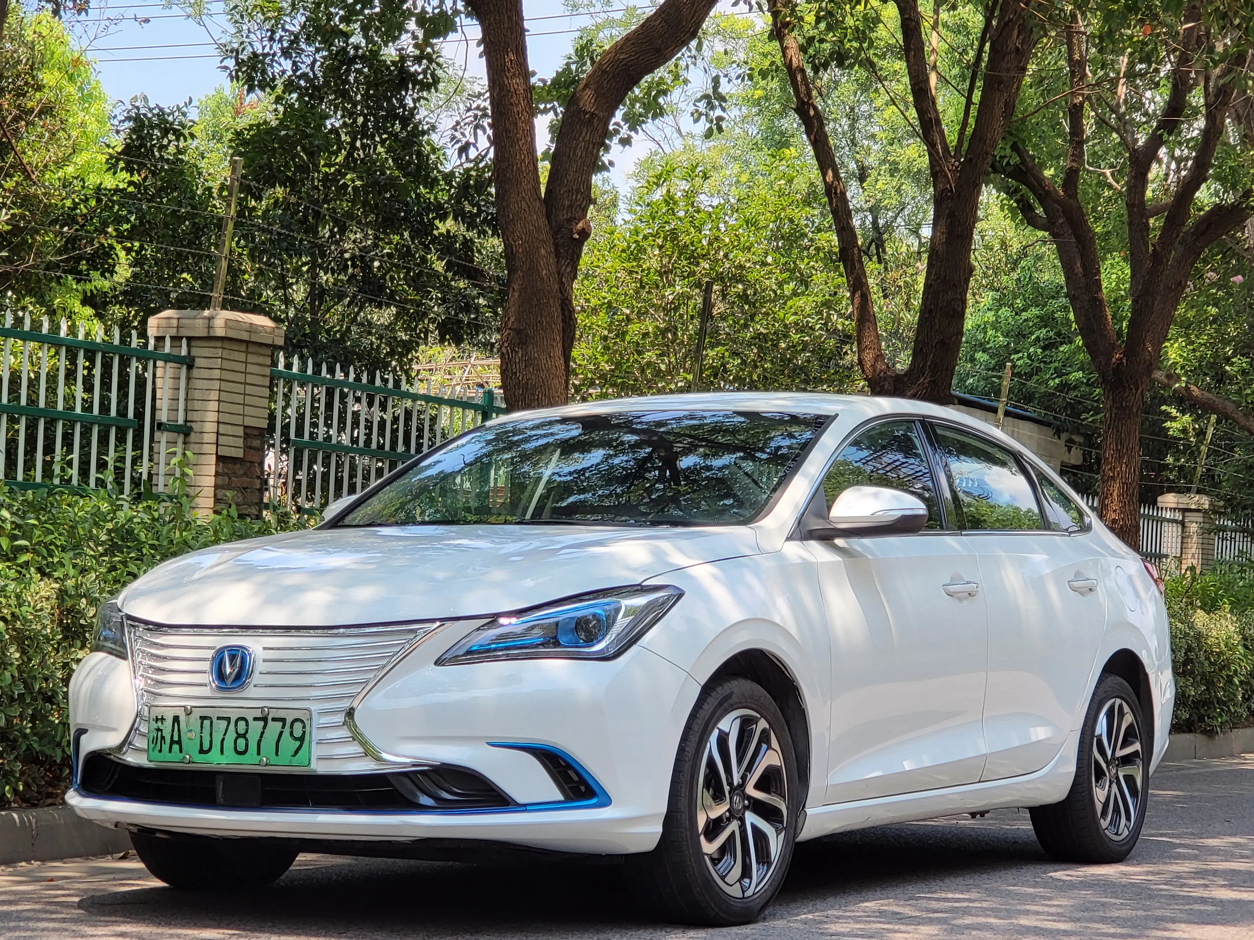 Changan Eado EV  из Китая