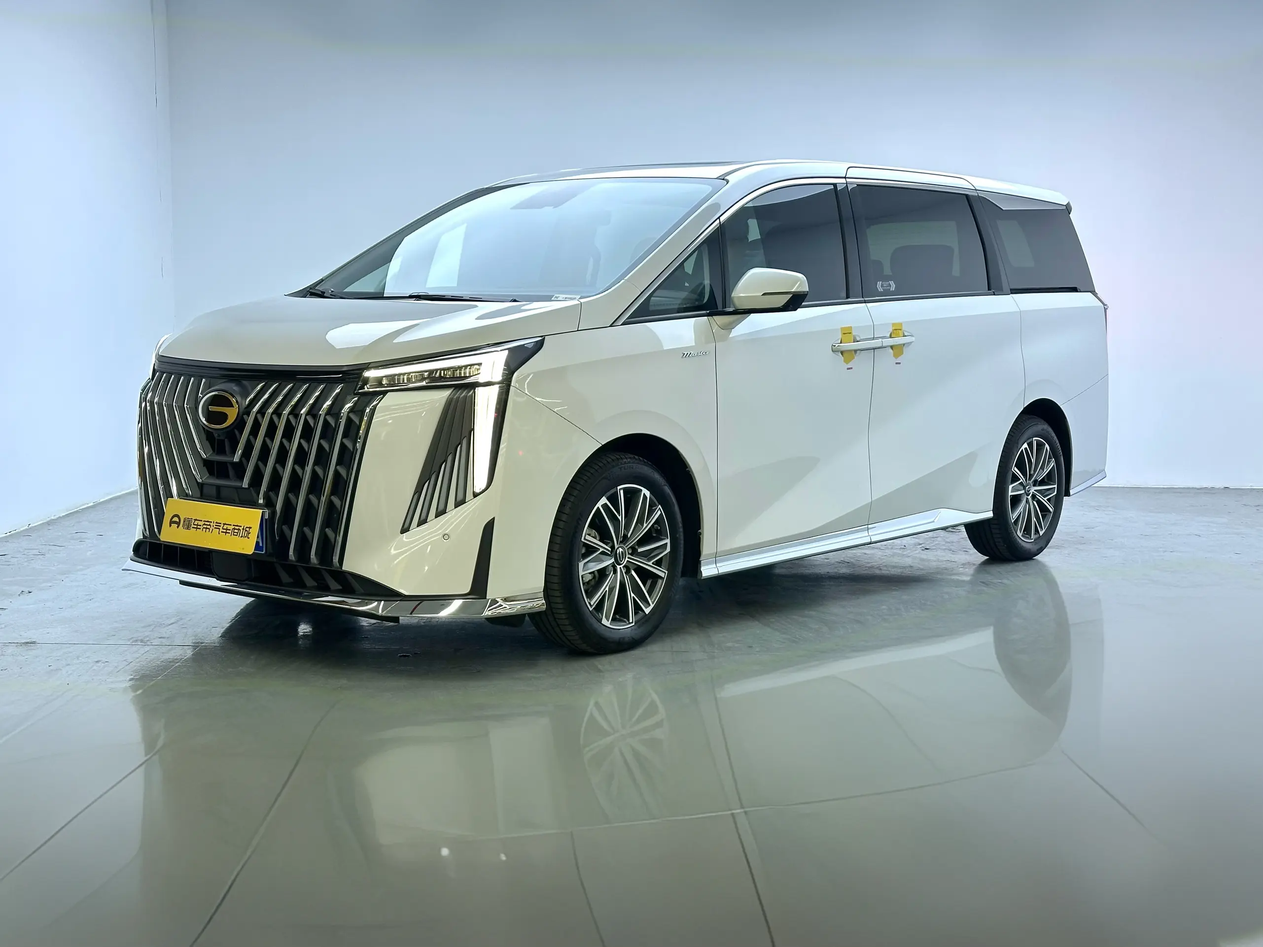 GAC Trumpchi M8  из Китая