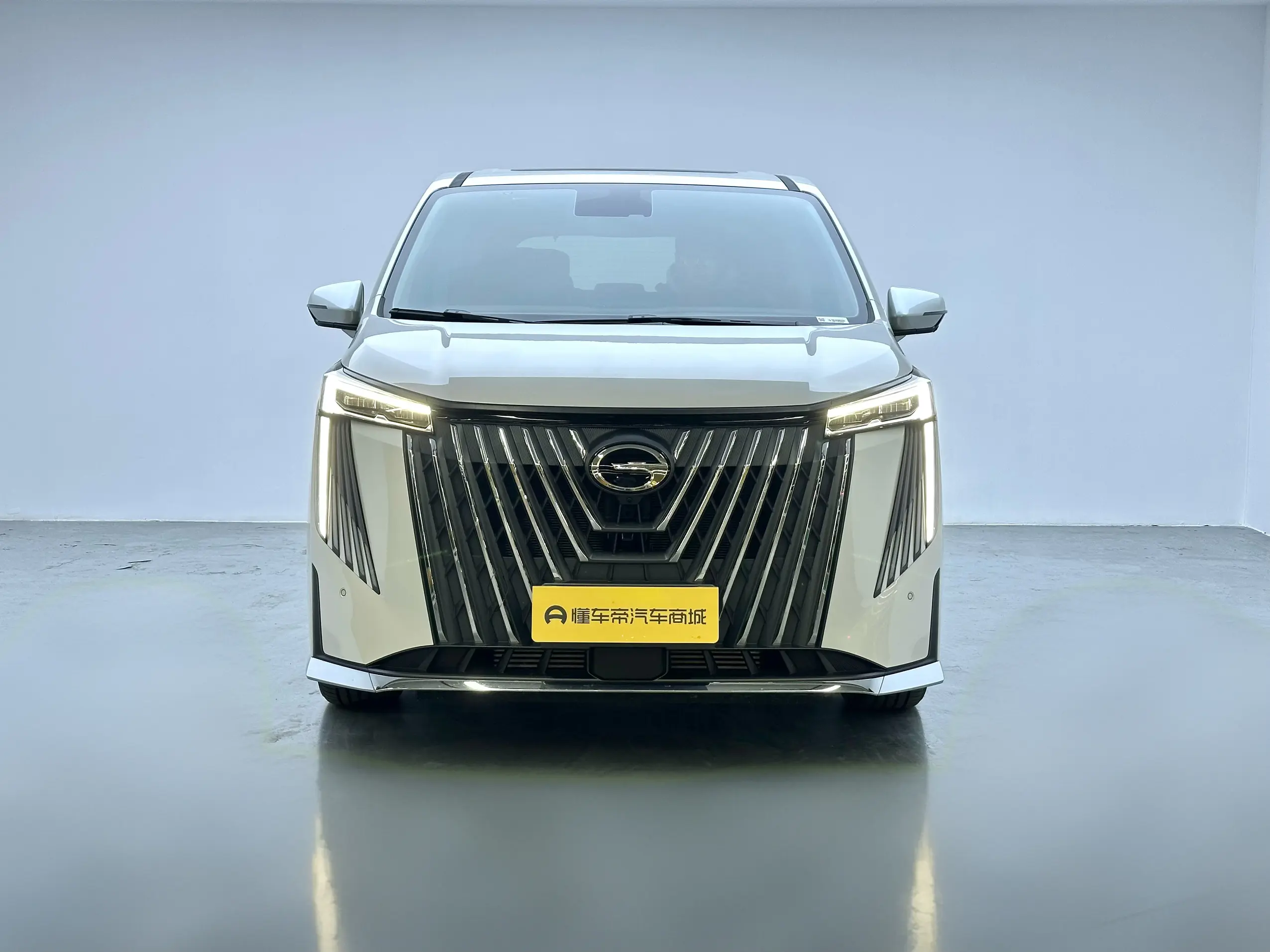 GAC Trumpchi M8  из Китая