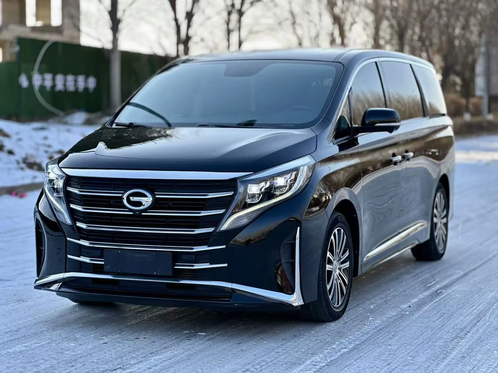 GAC Trumpchi M8  из Китая