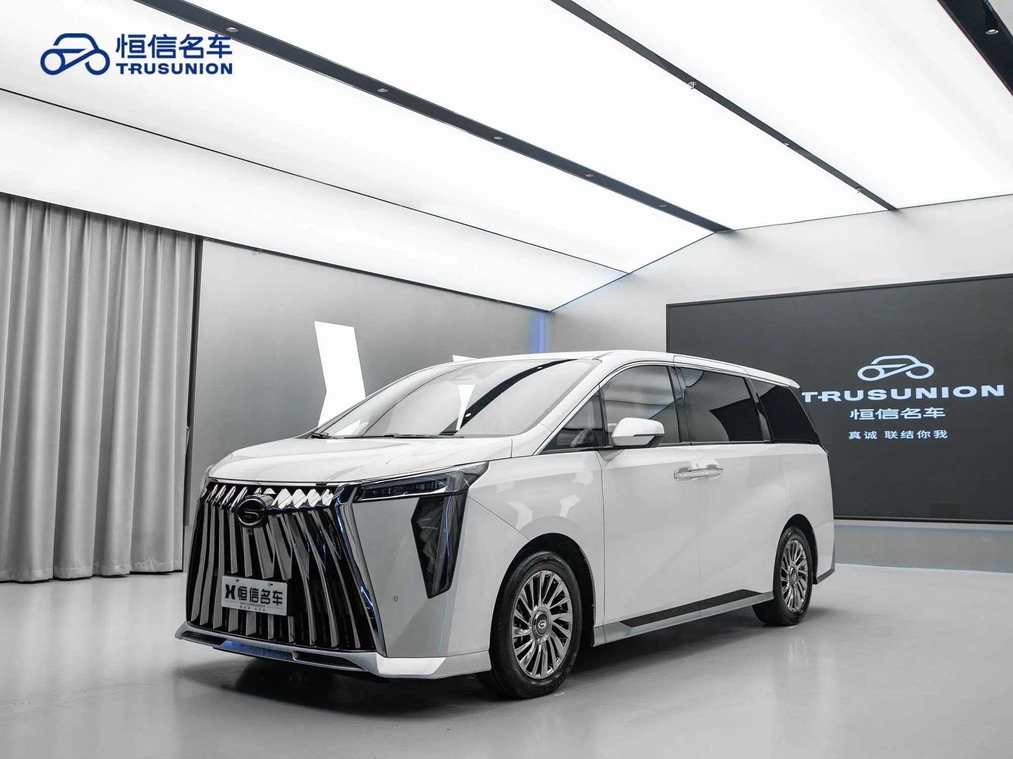 GAC Trumpchi M8  из Китая