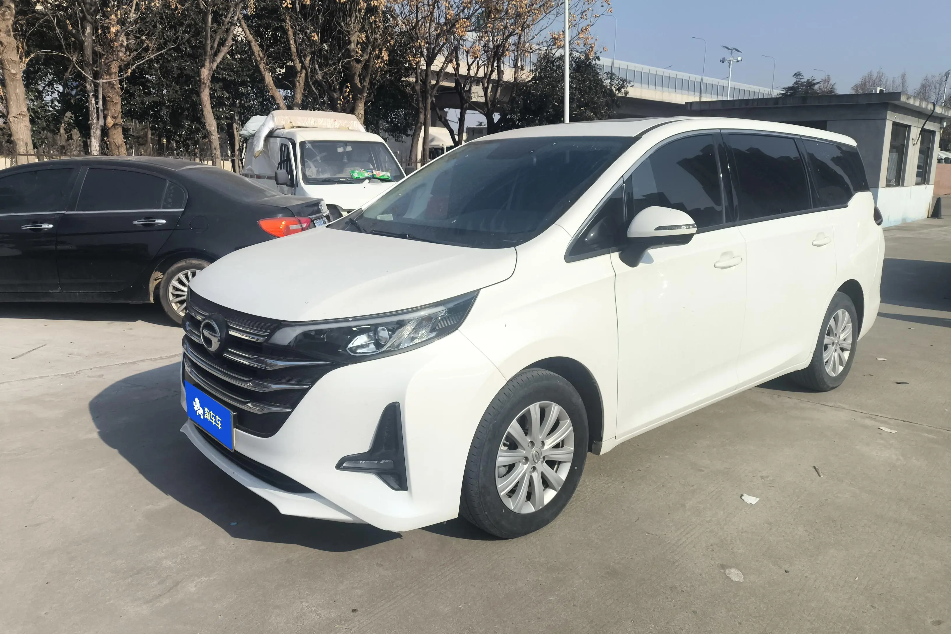 GAC Trumpchi M6  из Китая