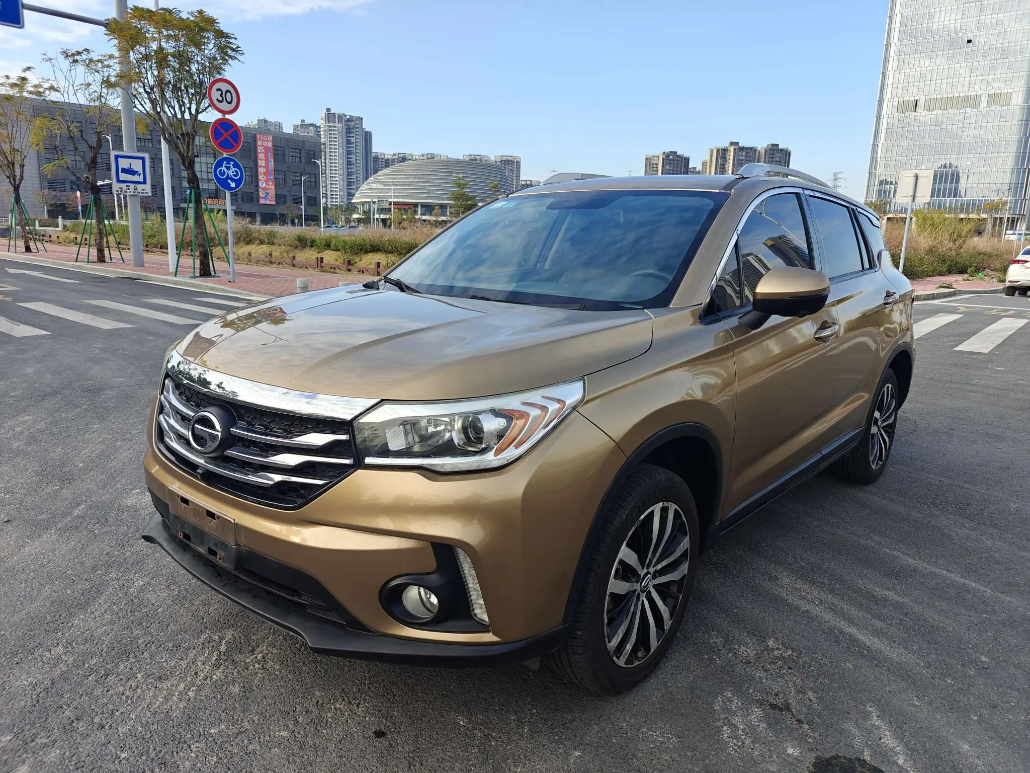GAC Trumpchi GS4  из Китая