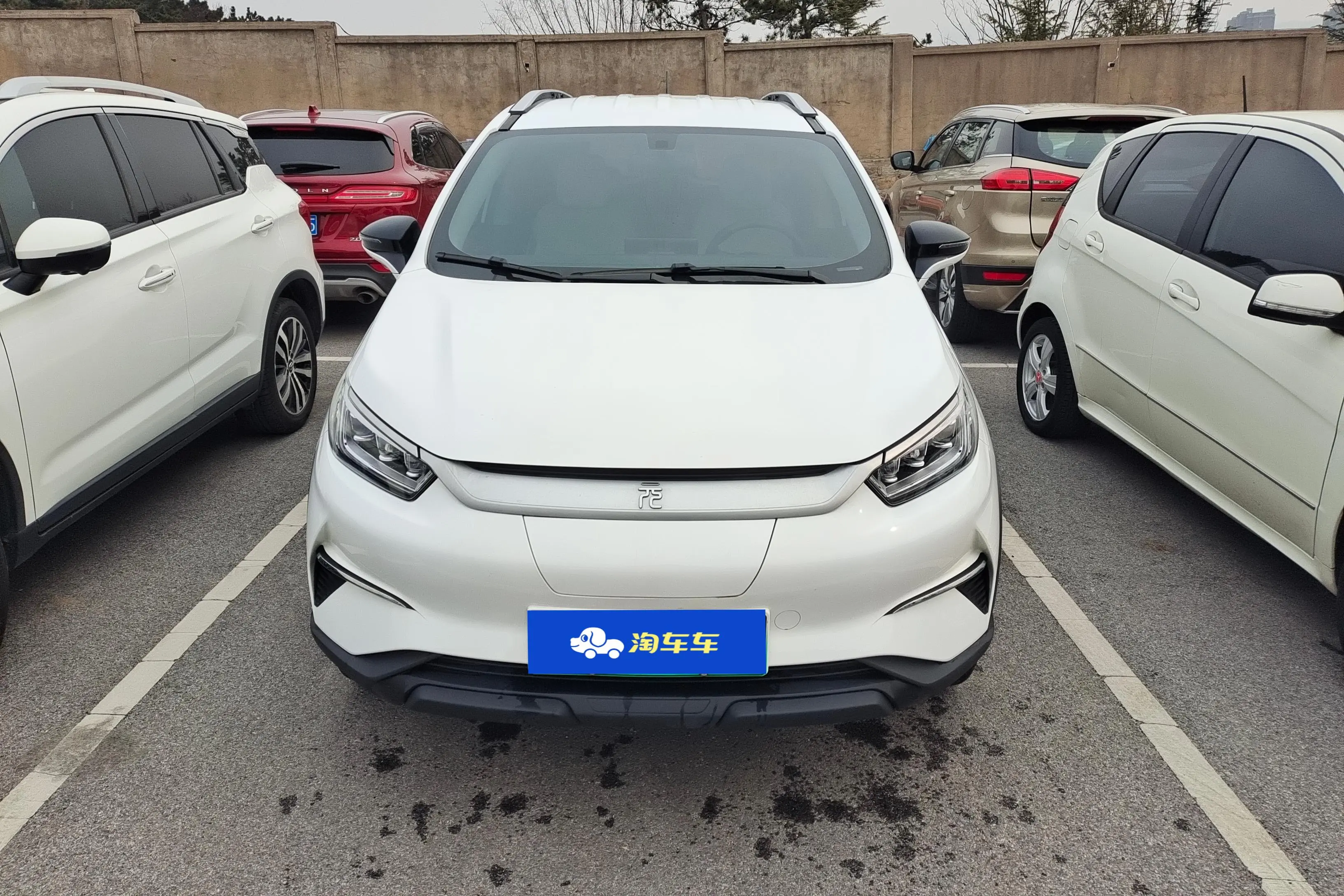 BYD Yuan Pro  из Китая