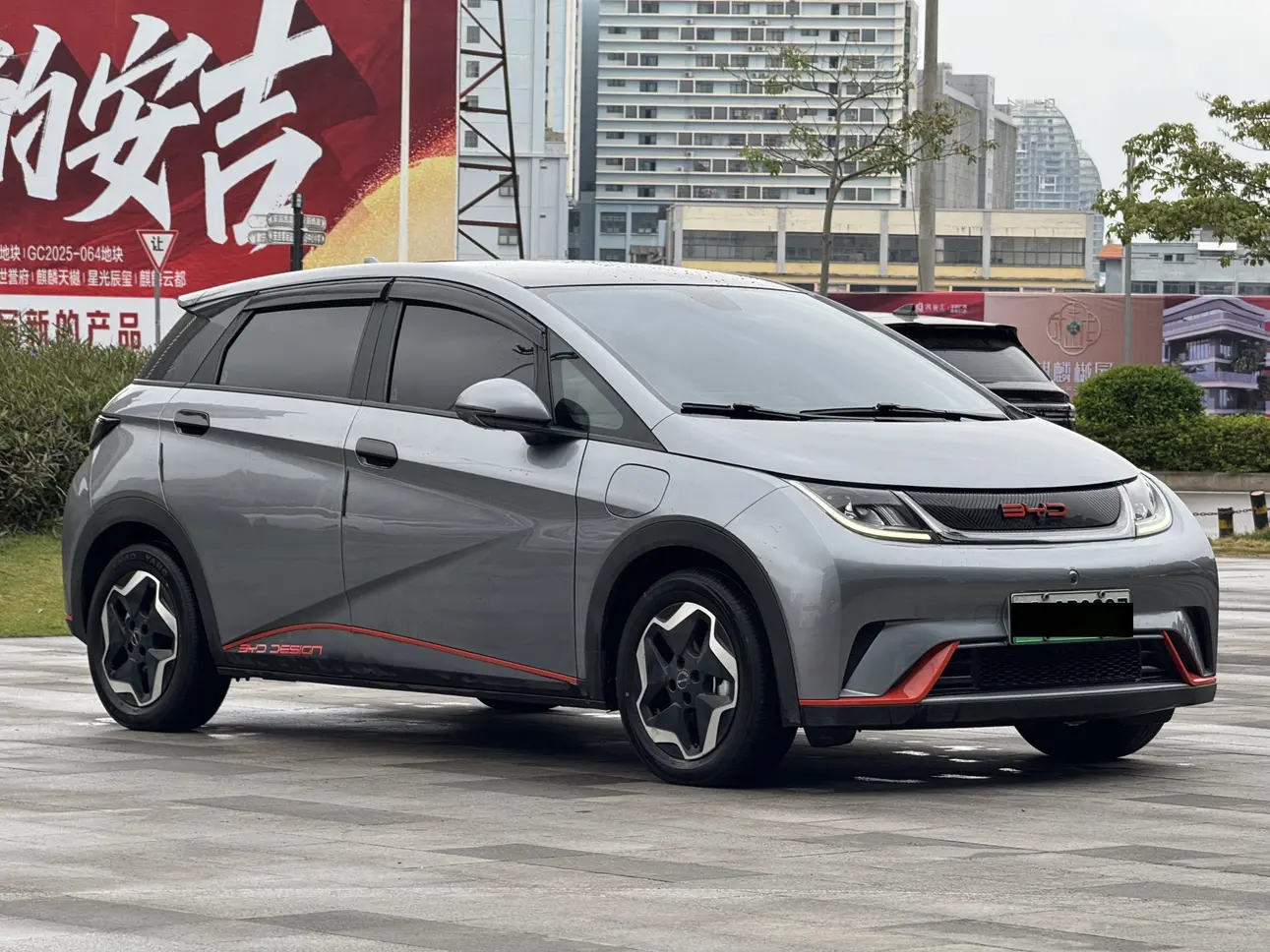 BYD Dolphin  из Китая