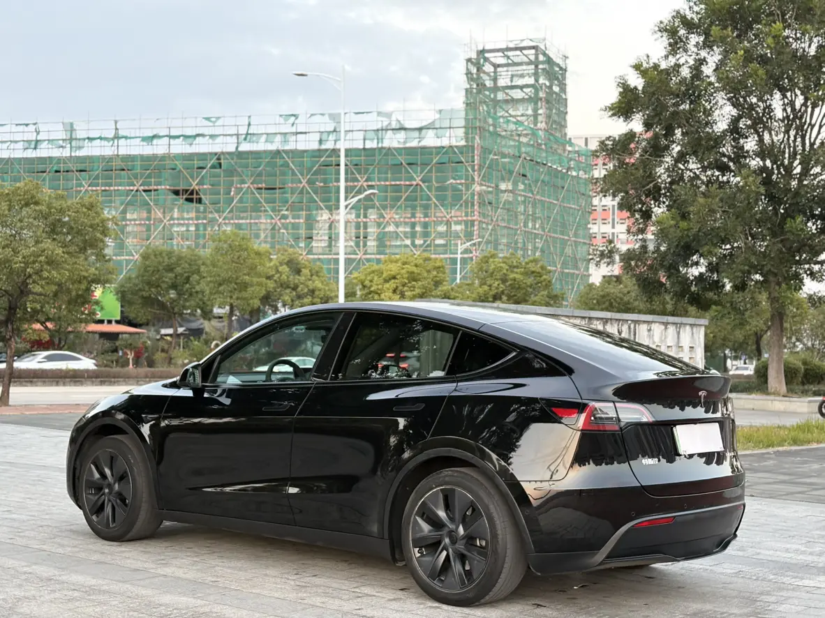 Tesla Model Y  из Китая